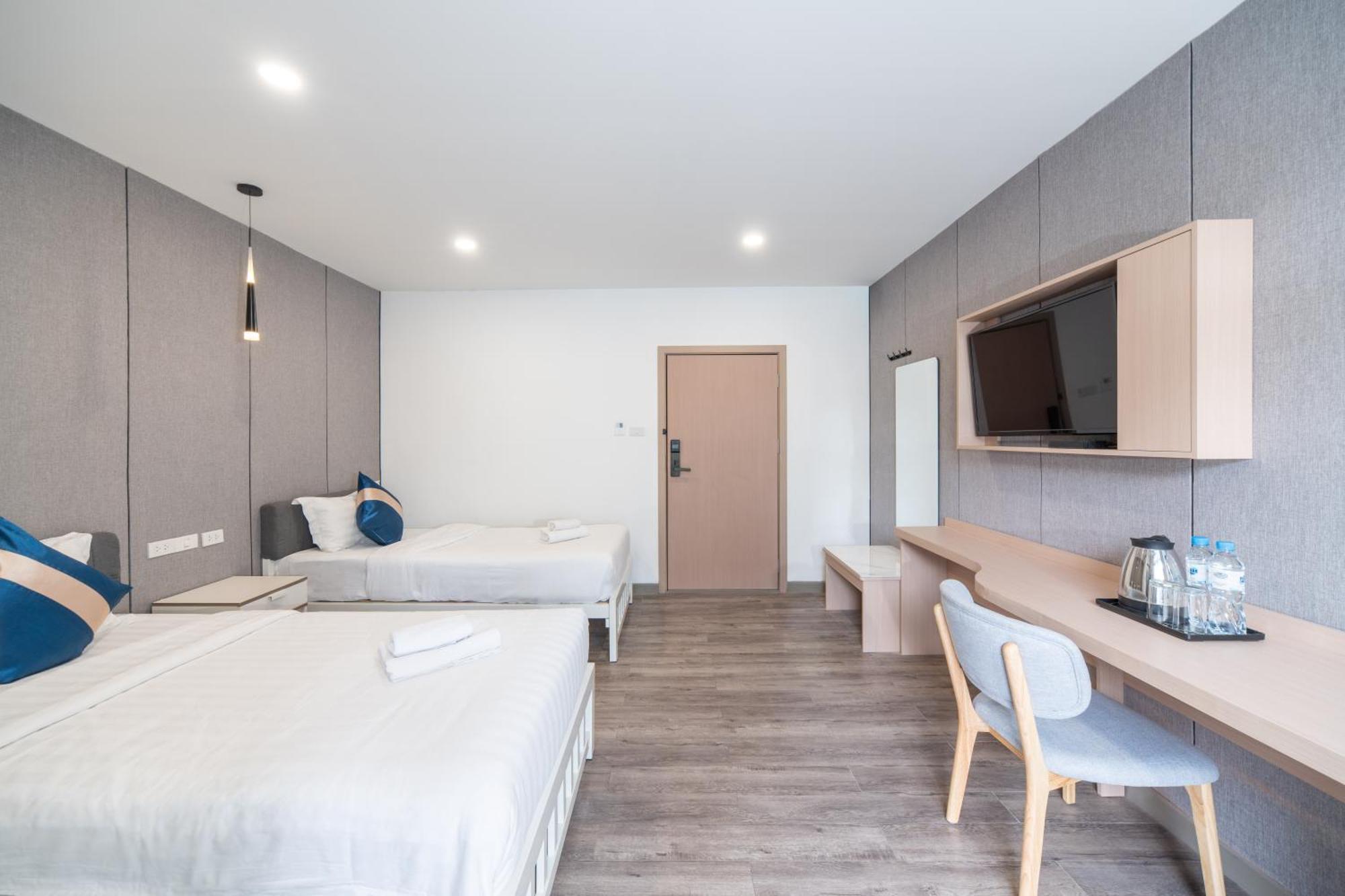 Standard Twin Room