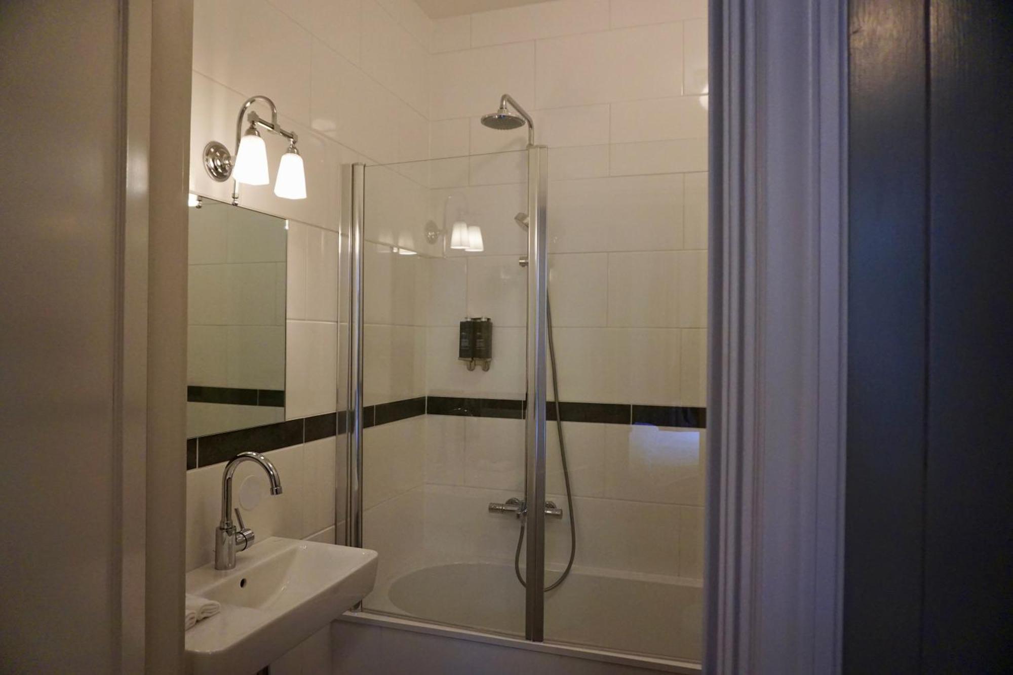 B&B 01