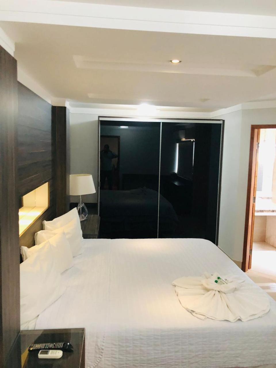 Deluxe King Suite