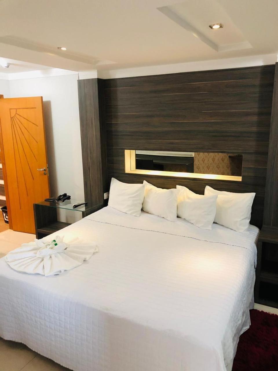 Deluxe King Suite