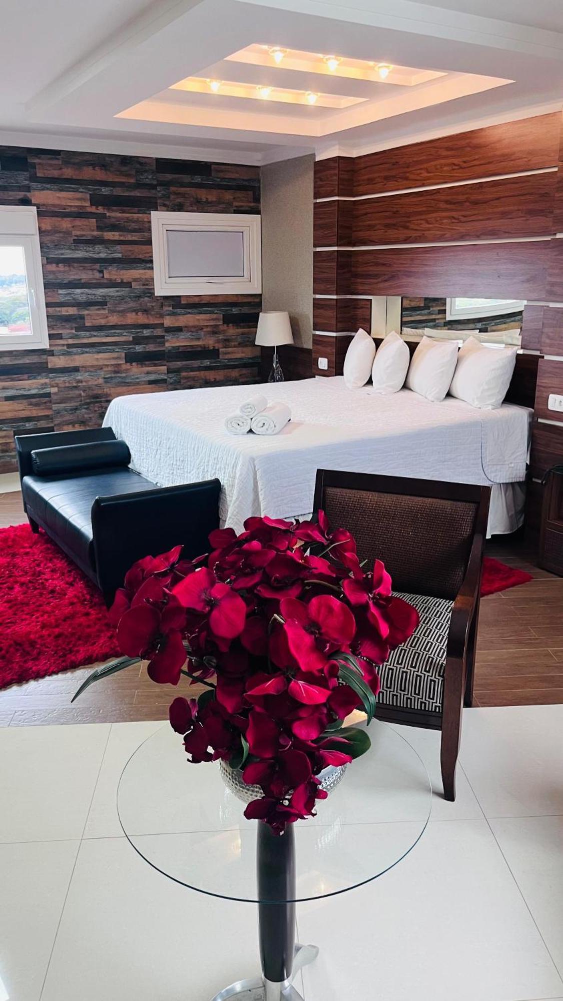 King Suite Spa Bath