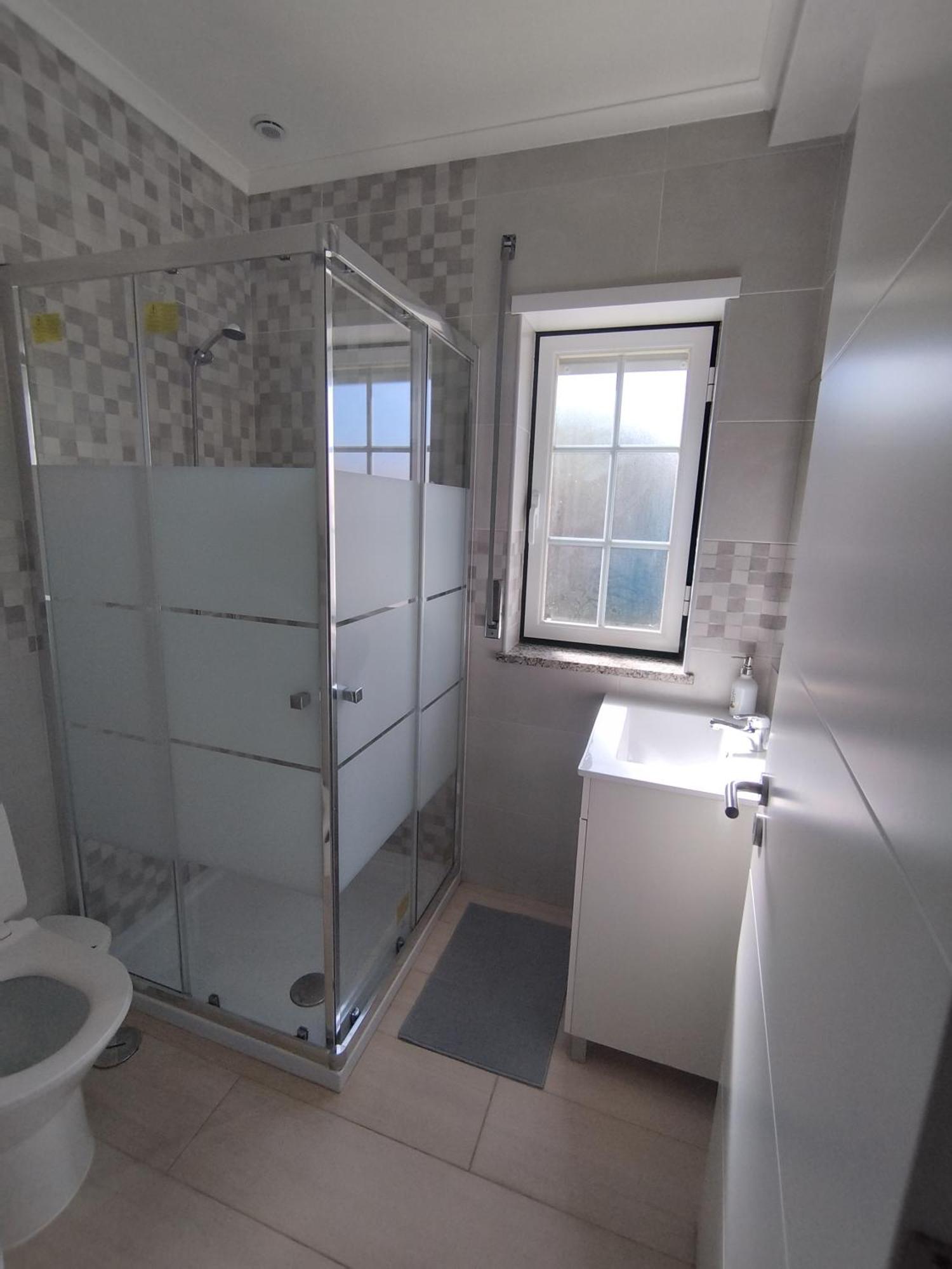 Twin Room Private Bathroom