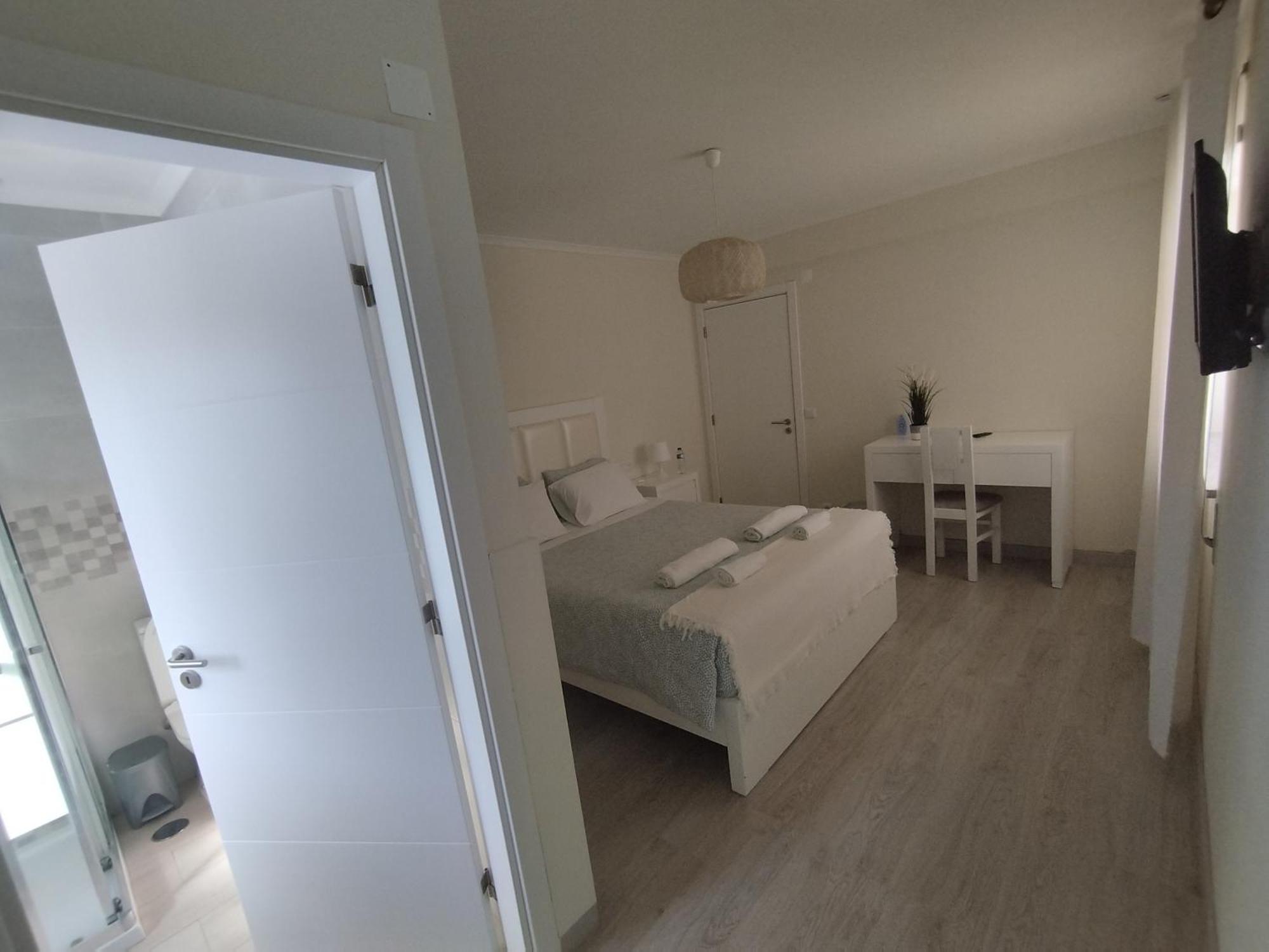 Standard Queen Room