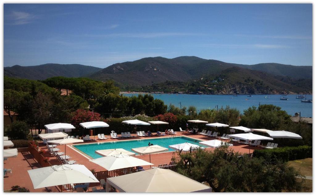 Double or Twin Room Balcony Partial Sea View