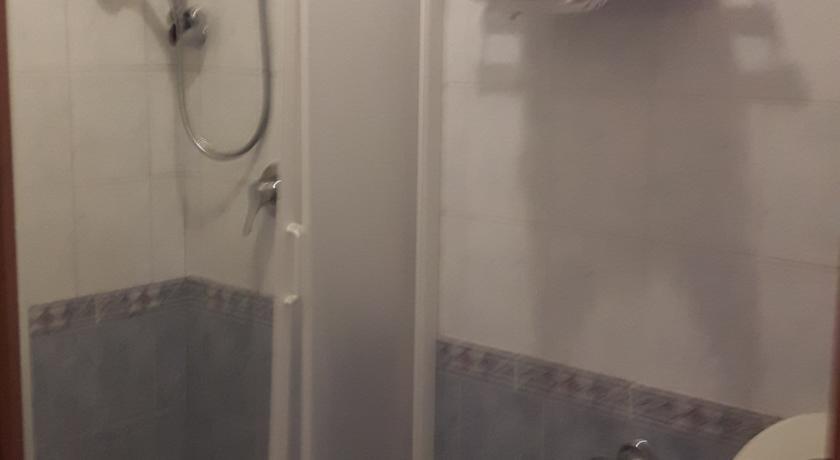 Eenpersoonskamer met Badkamer