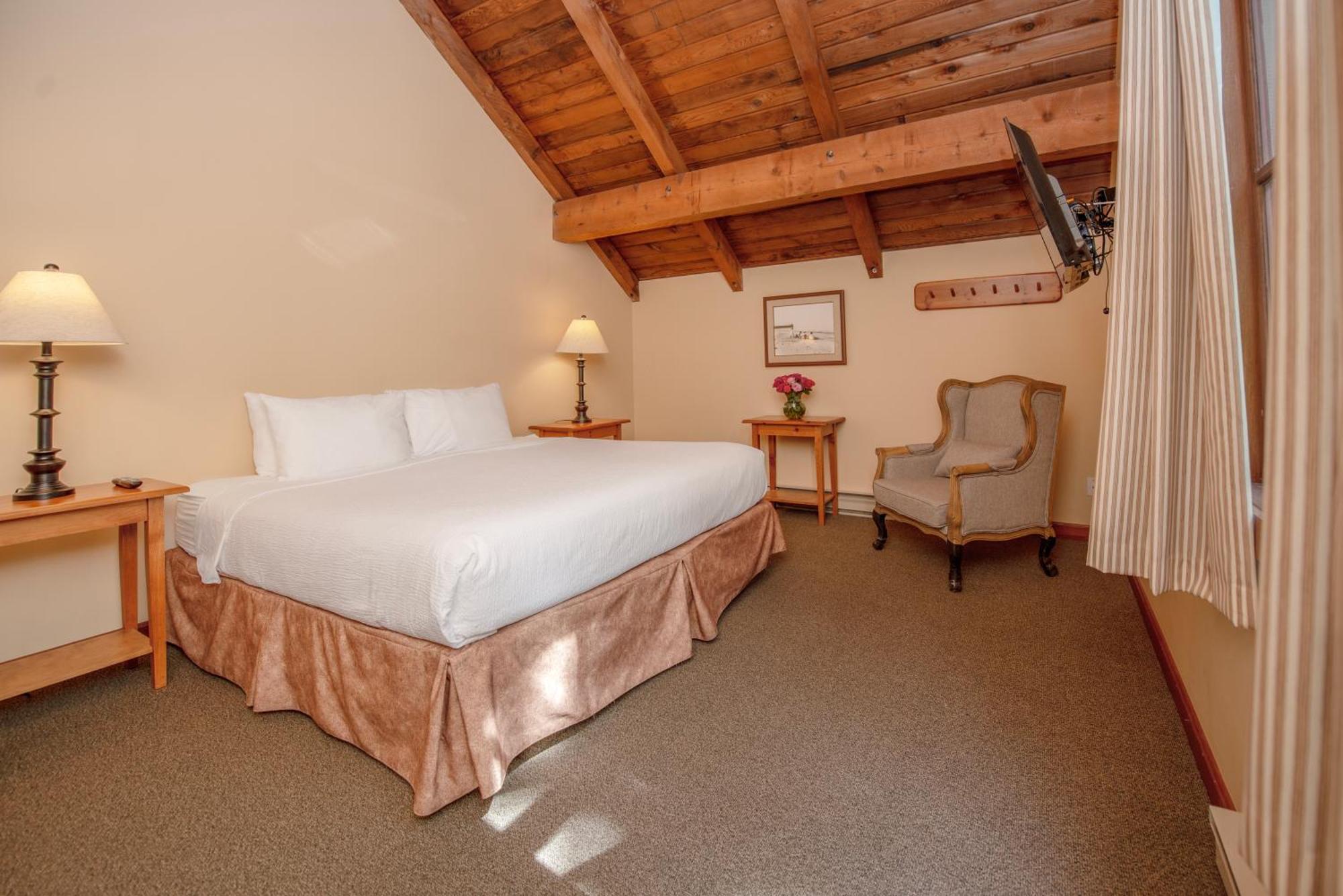 Garden View Executive Loft