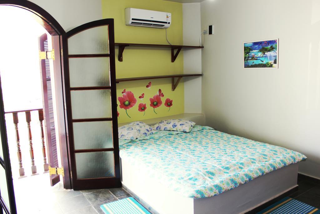 Deluxe One-Bedroom Apartment