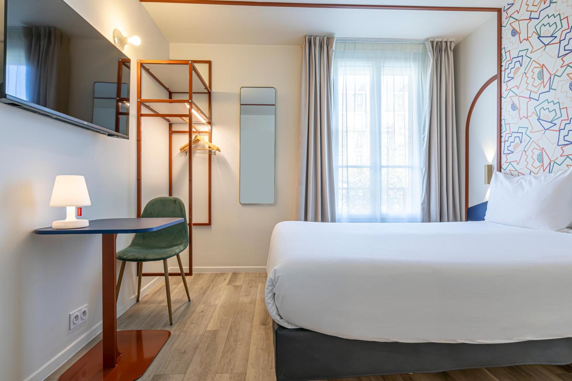 Standard Queen Room