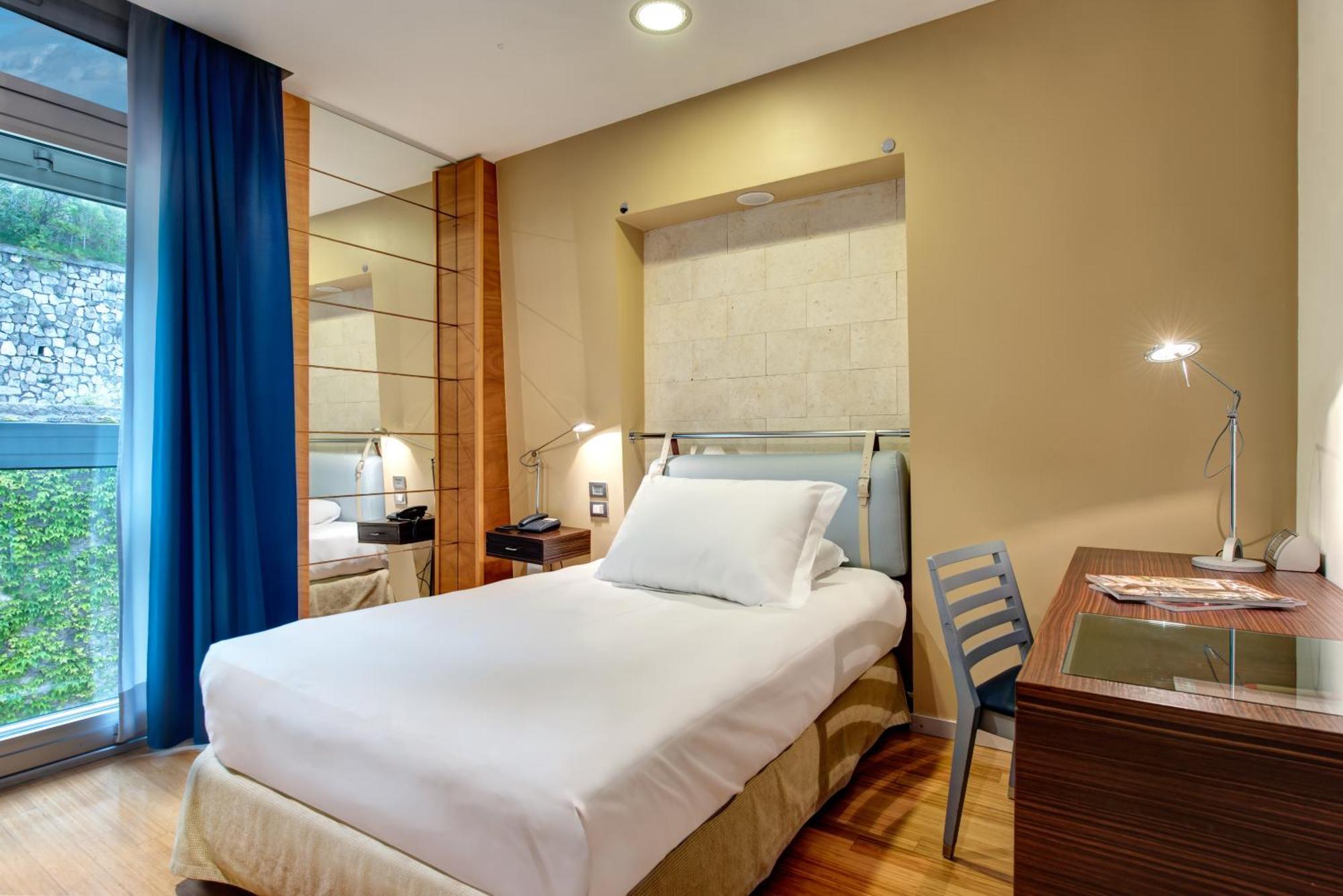 Single Room Mountain View