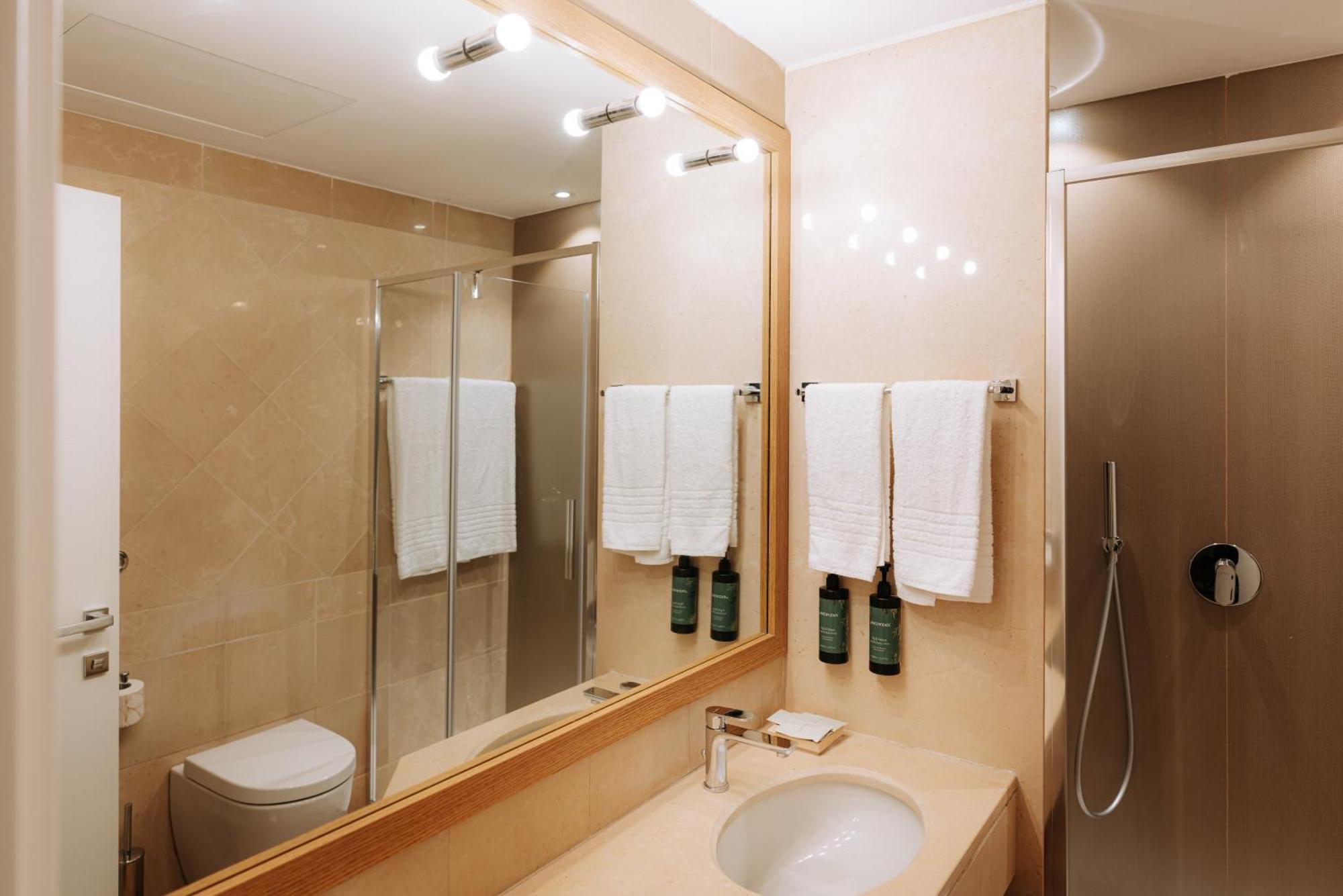 Superior Room,1703549686:JPEG