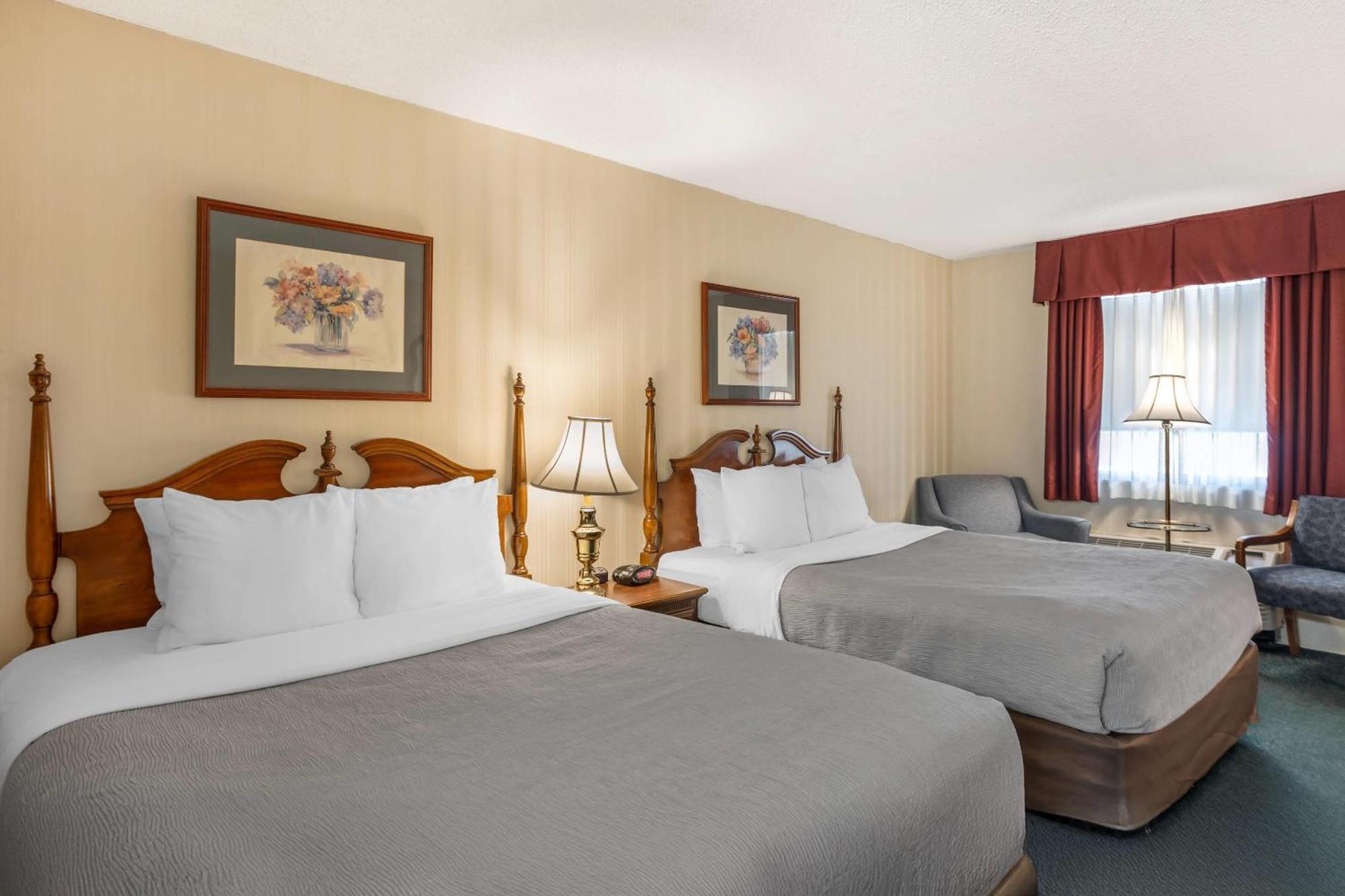 Queen Room Two Queen Beds 2nd Floor or Pet Friendly