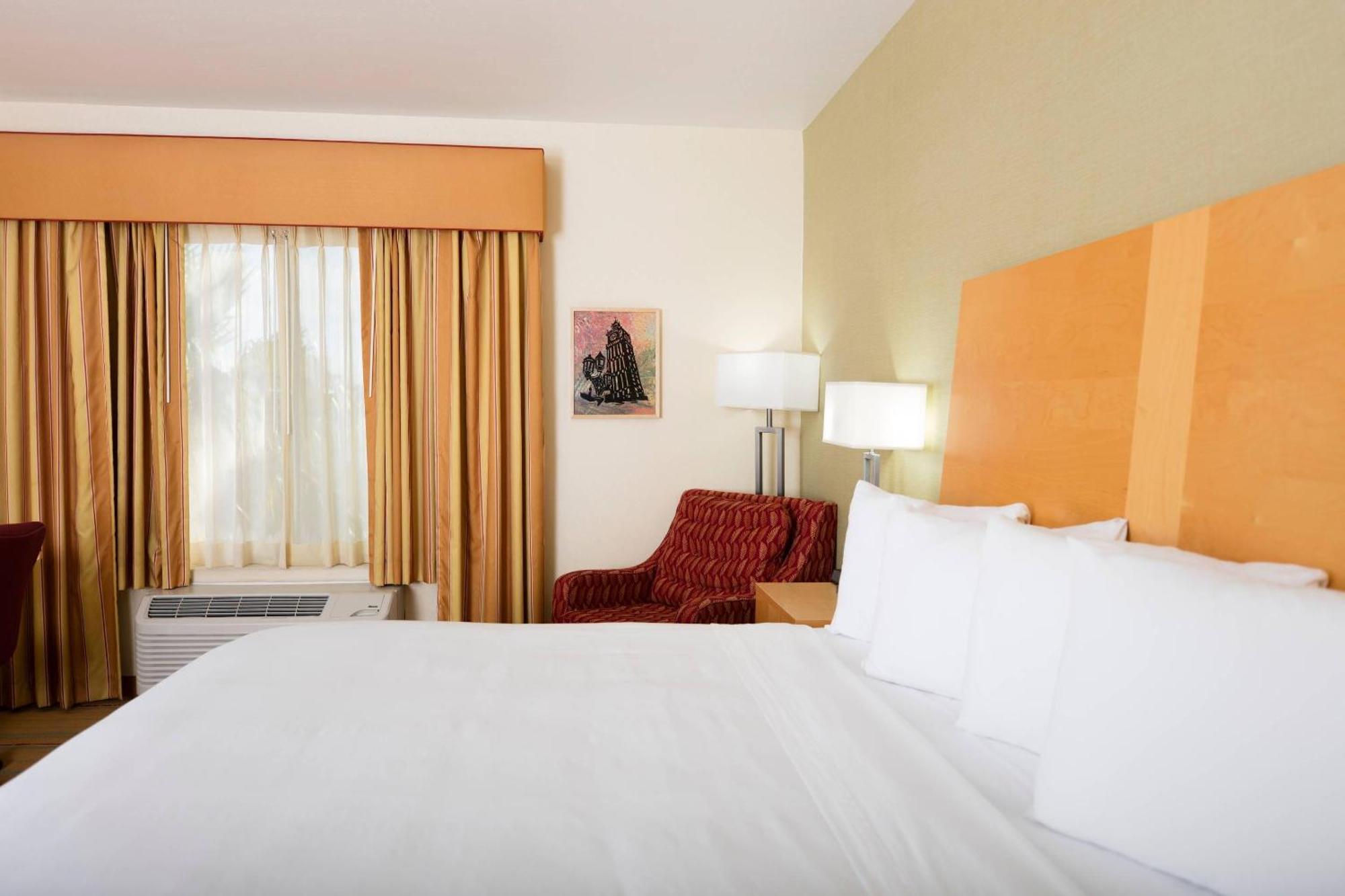 King Room,1703561271:JPEG