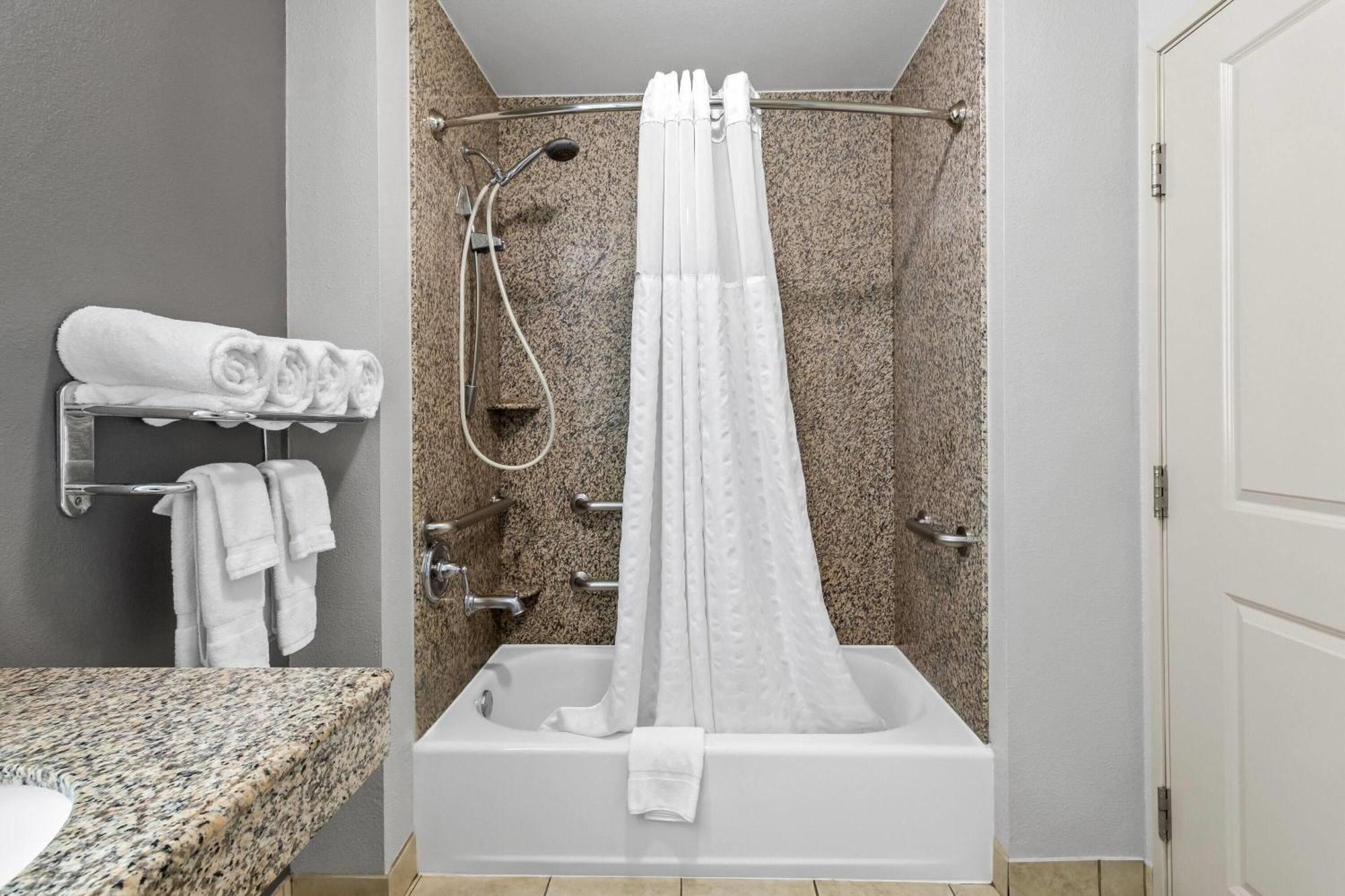 Queen Room Two Queen Beds Bath Tub Mobility or Hearing Accessible Non-Smoking