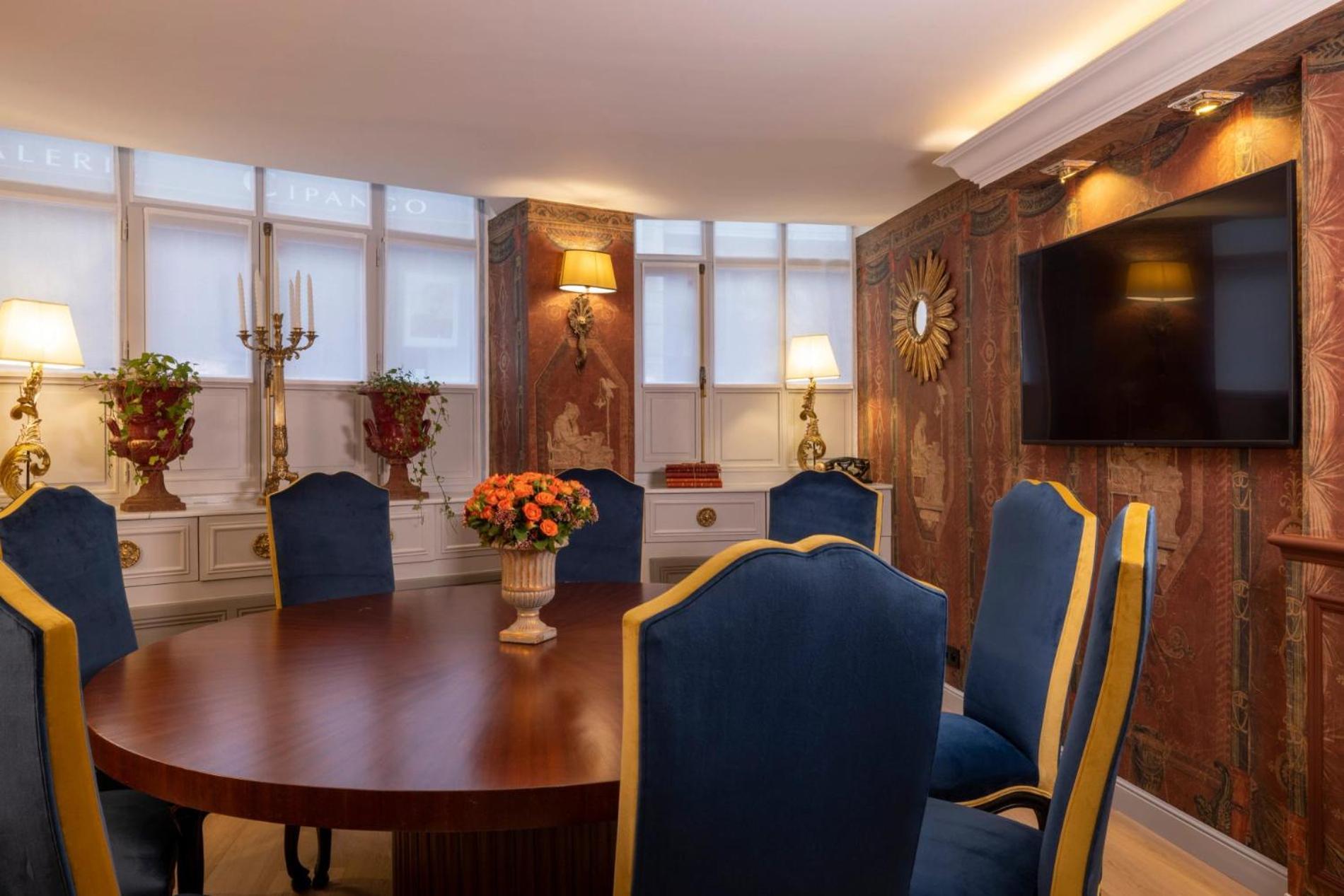 Three-Bedroom Apartment with Private Pool,1703572775:JPEG