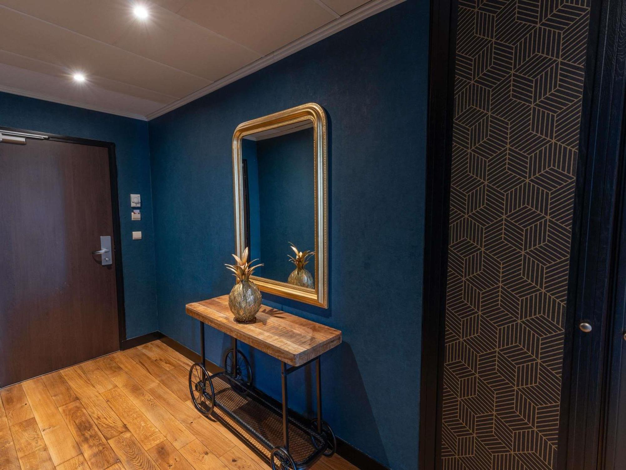 Superior King Suite