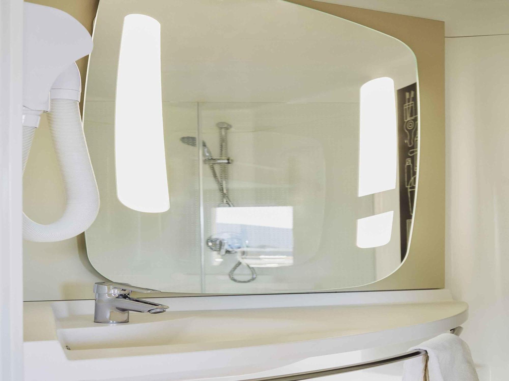 Standard Twin Room,1710584317:JPEG