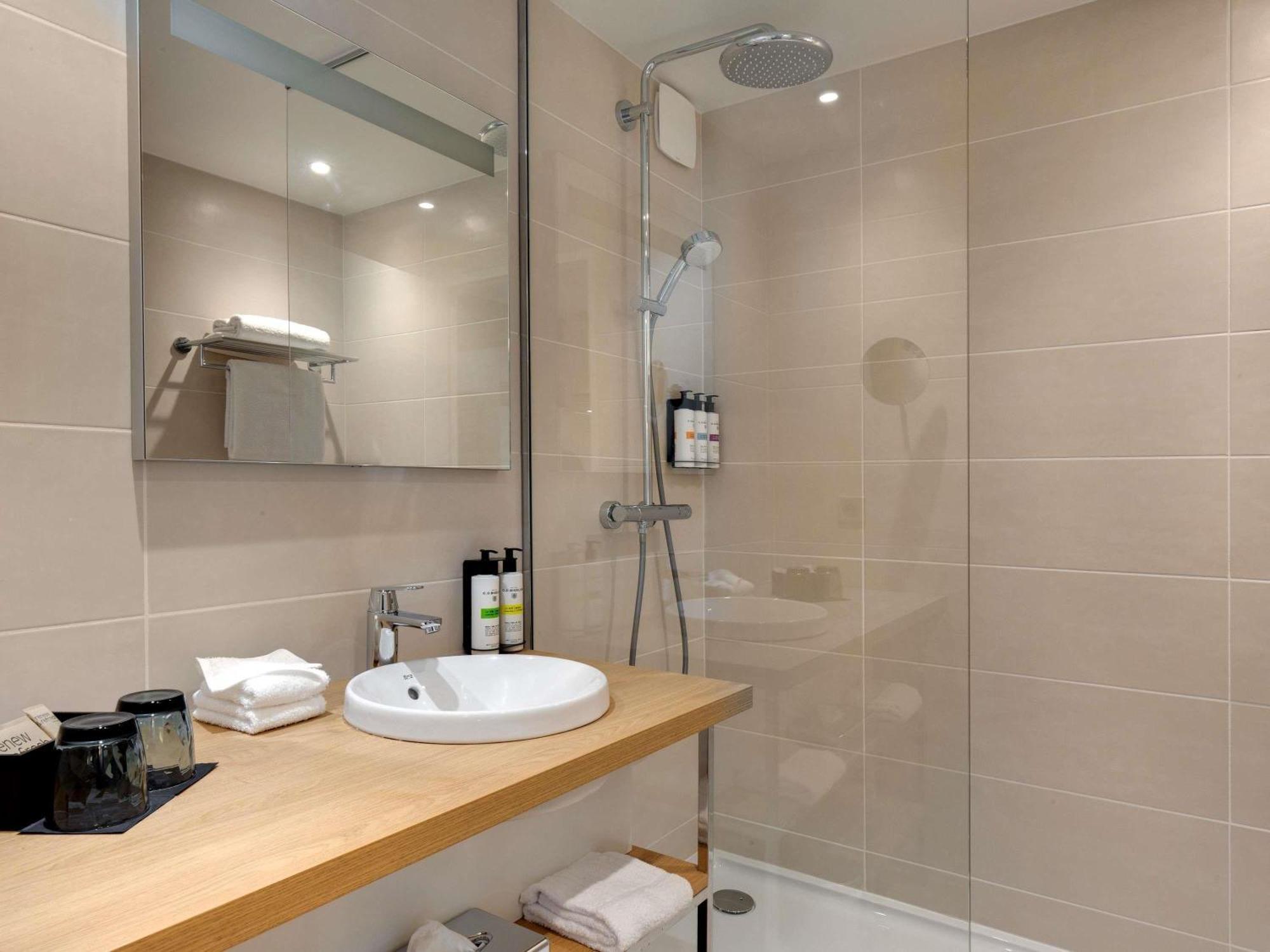 Deluxe Room with Two Single Size Beds,1729982902:JPEG