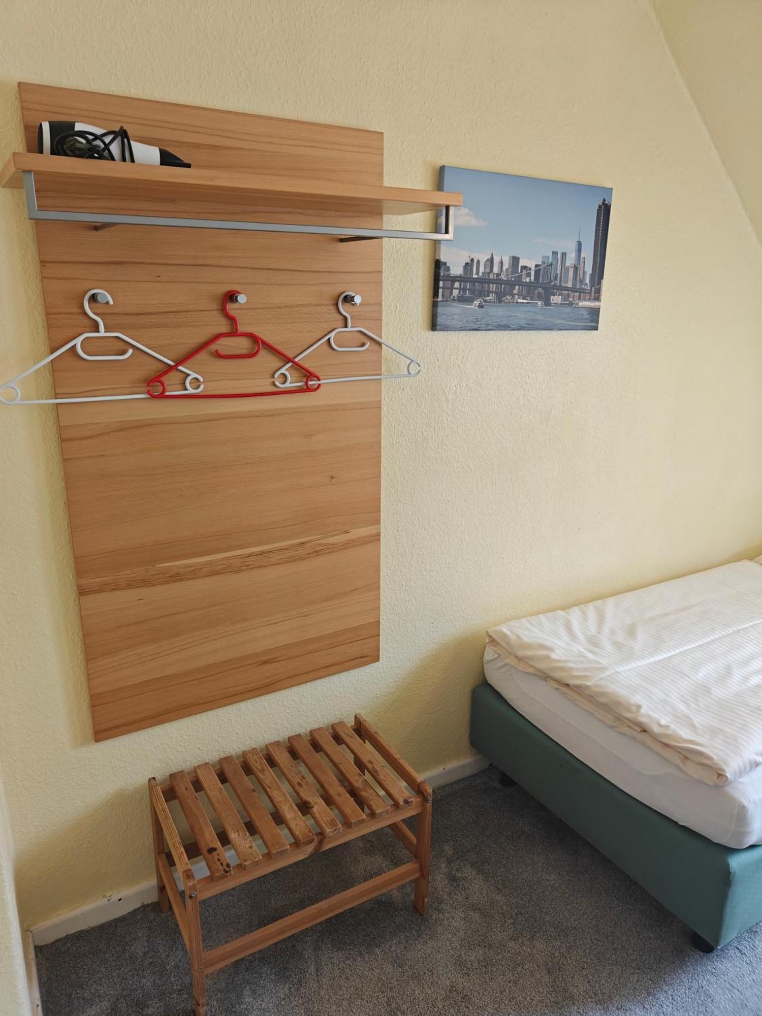 Chambre Économique Simple avec Douche et Toilettes Communes