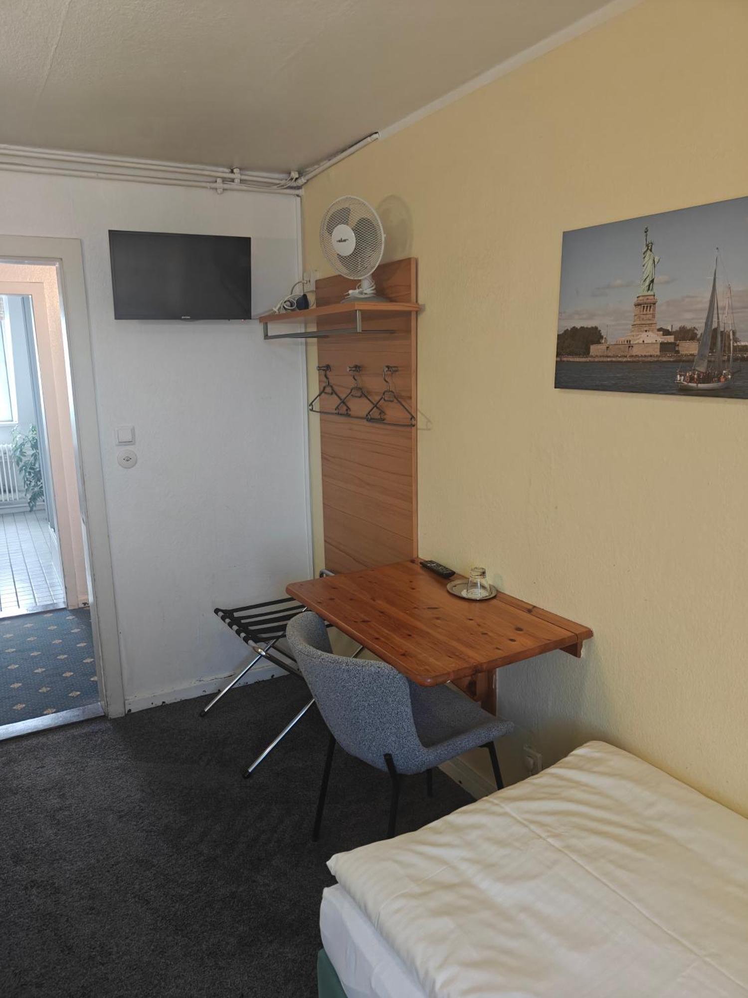 Single Room Shared Shower Toilet