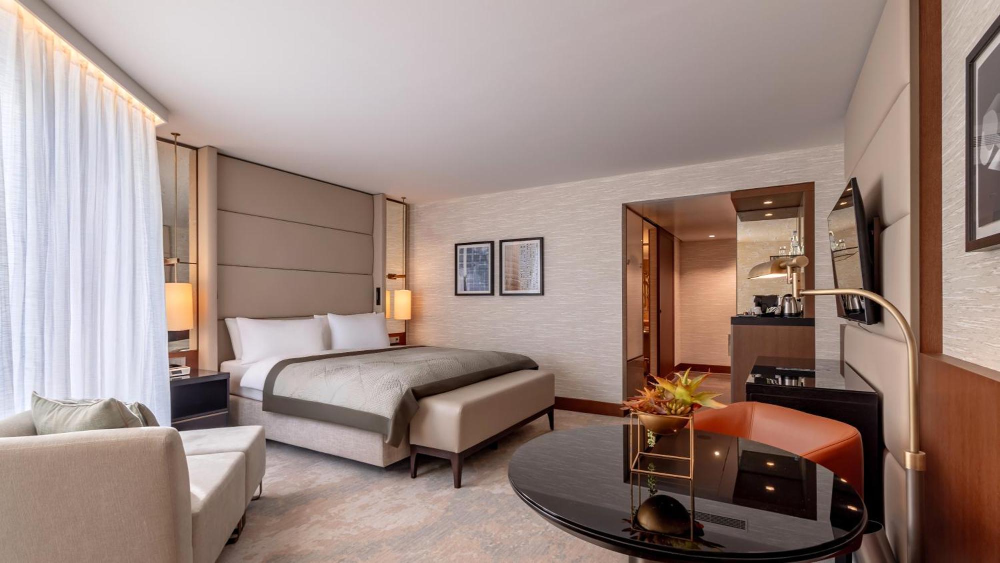 Premium King Room
