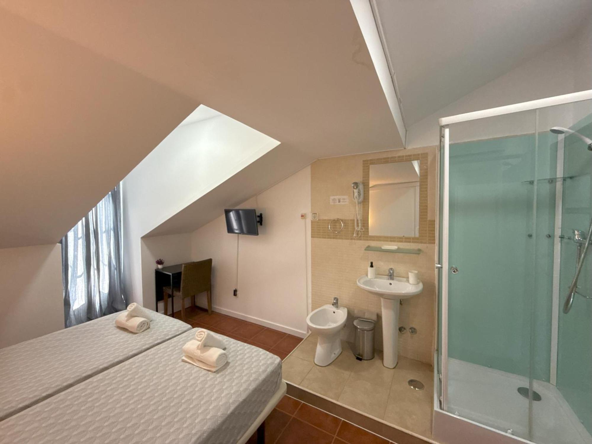 Twin Room Shower