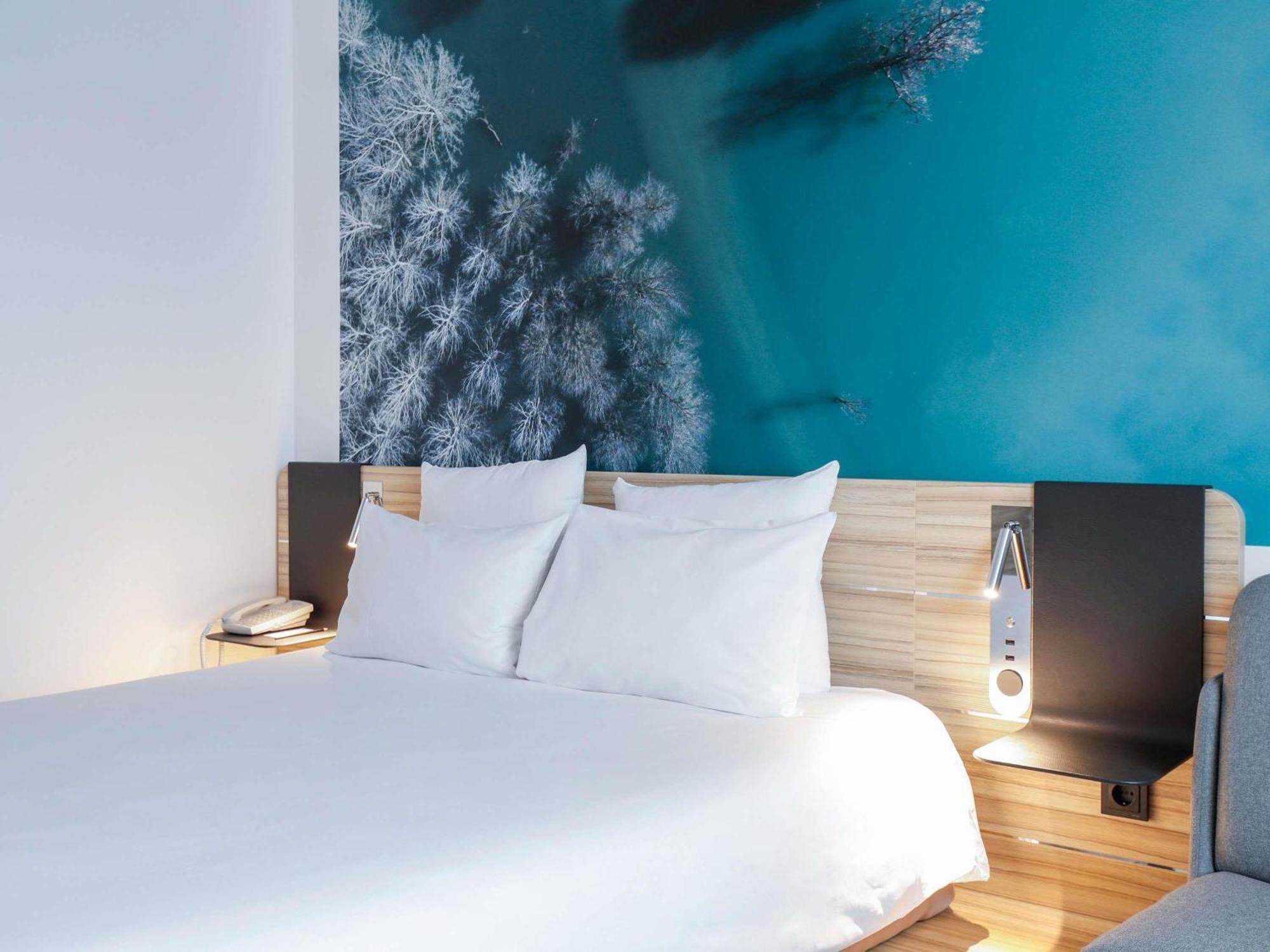 Queen Room with Sofa Bed,1704855091:JPEG