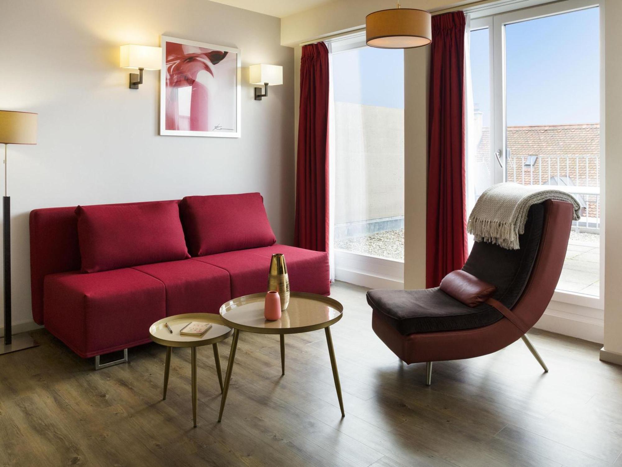 Superior One-Bedroom Apartment Balcony
