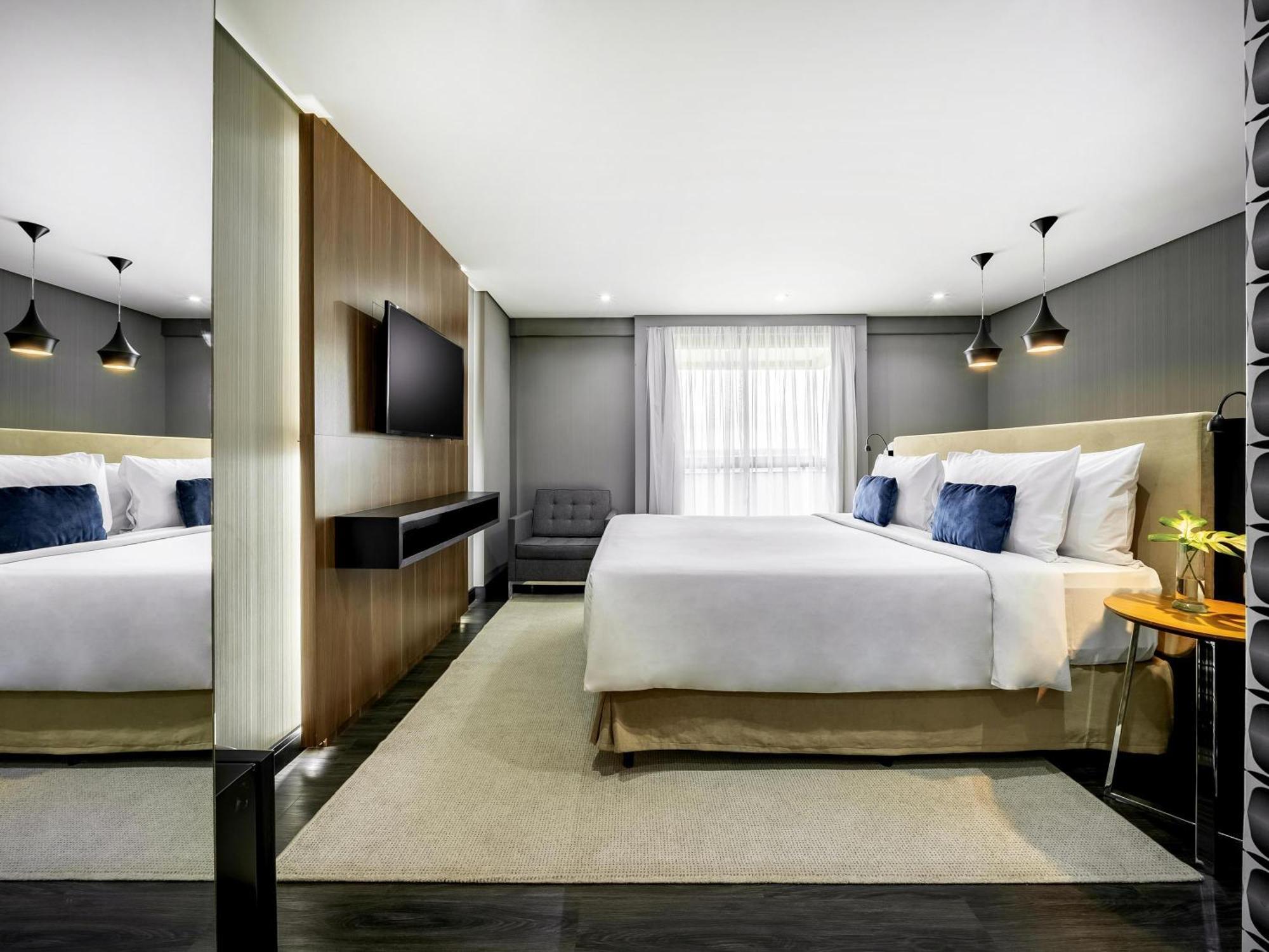 Deluxe Queen Room