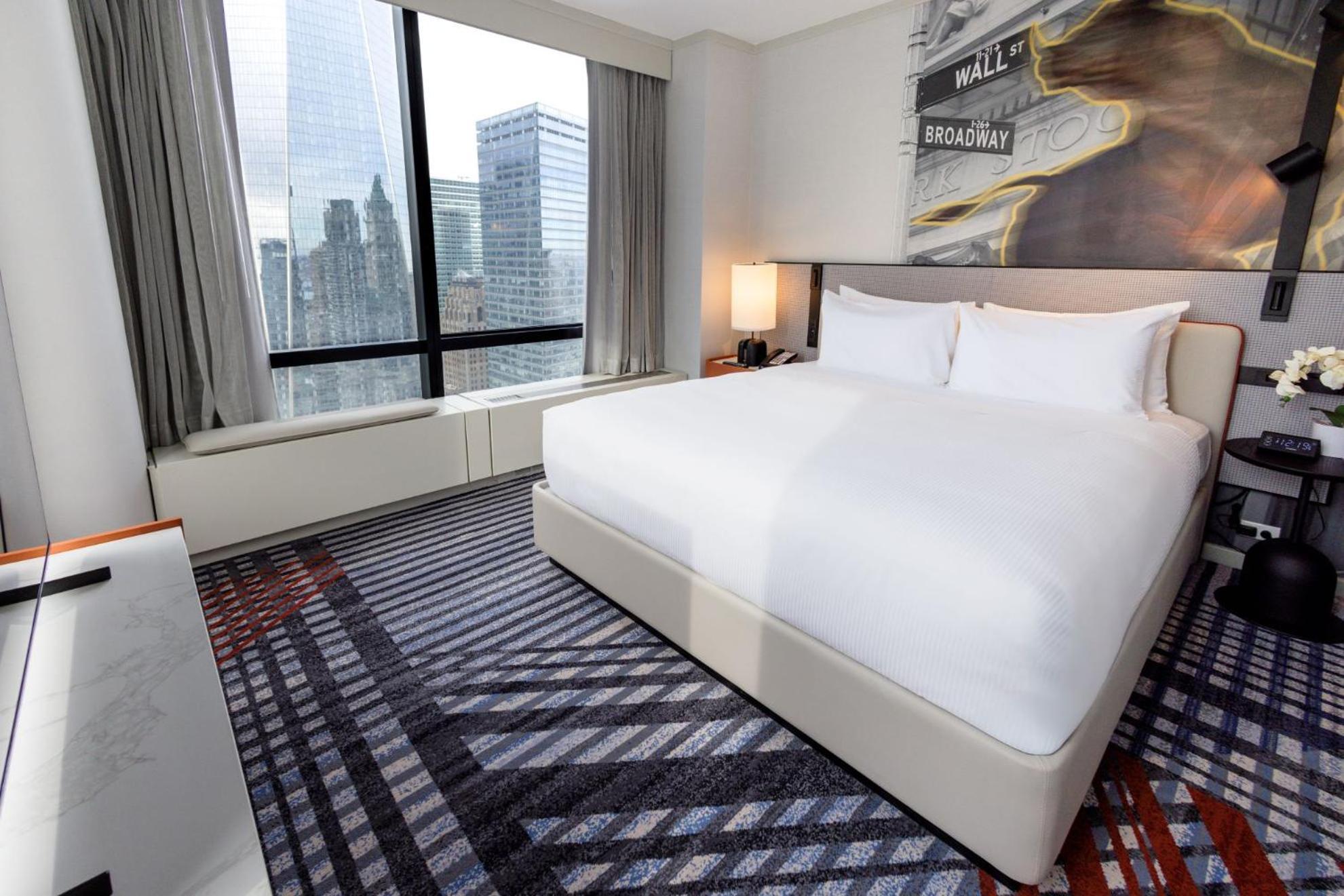Corner King Junior Suite City View