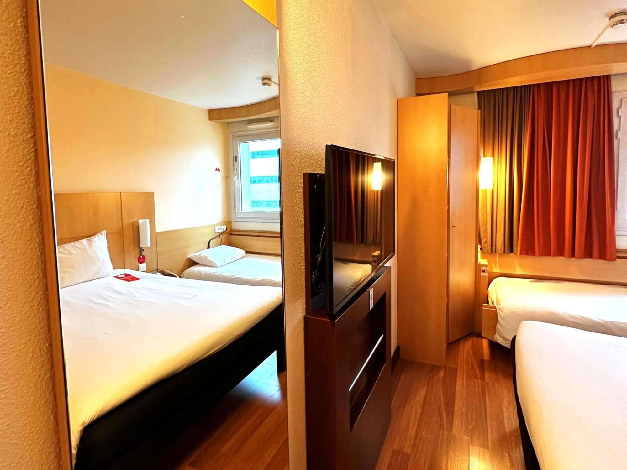 Standard Double Room Mobility Access
