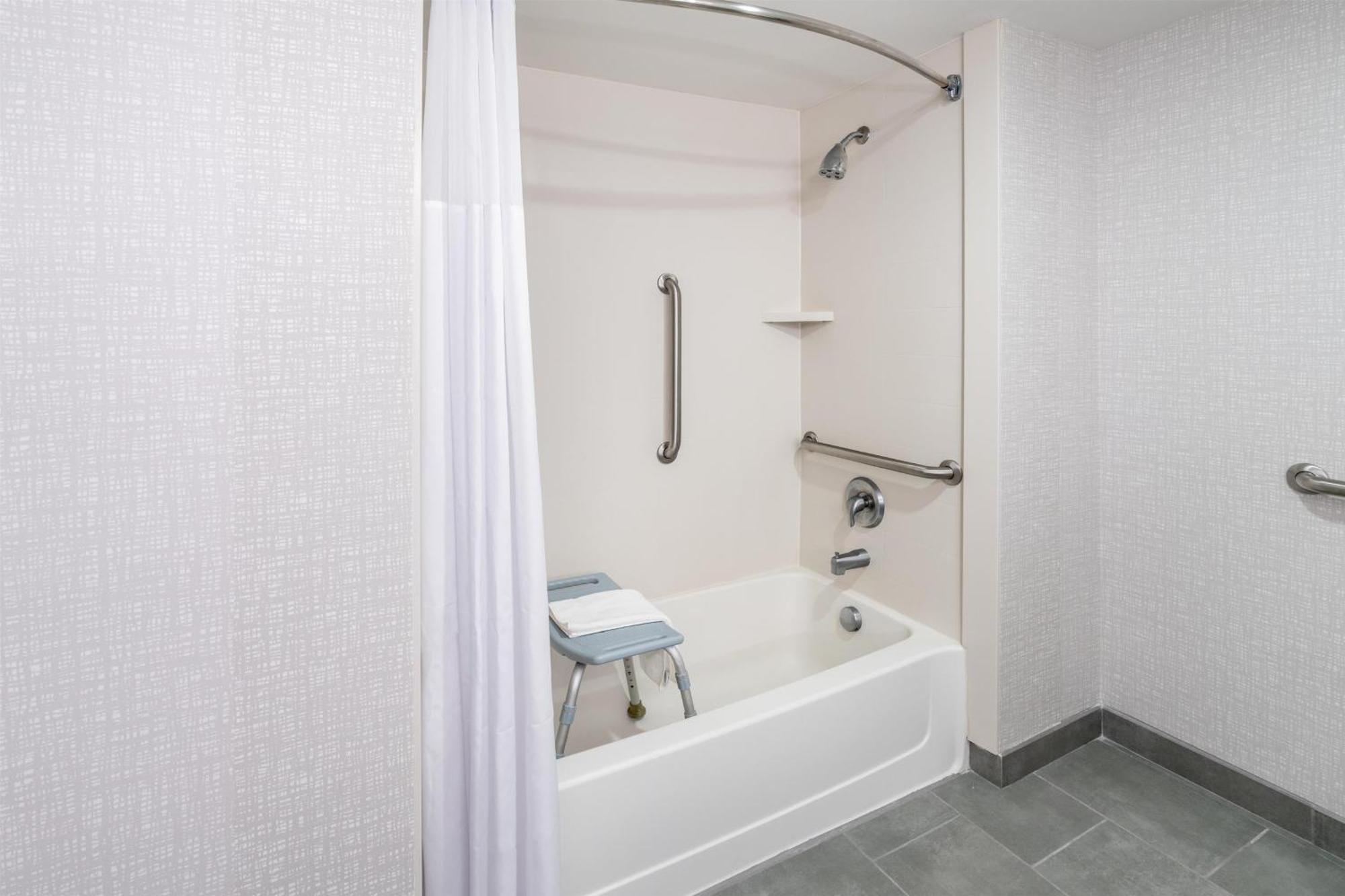 Studio Two Queen Beds Disability Access