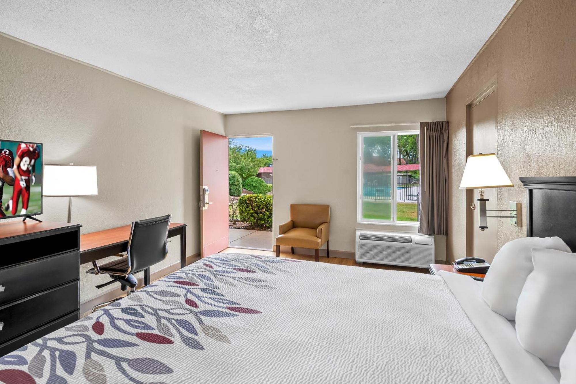Superior King Room Poolside or Smoking