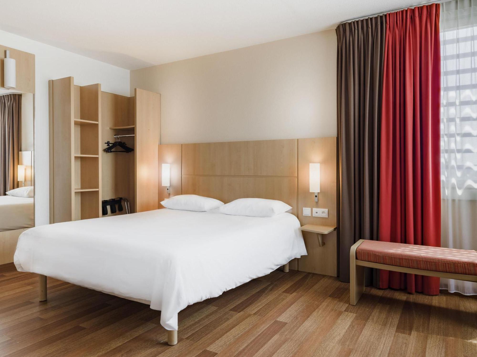 Standard Family Room One Double Bed One Single Bed