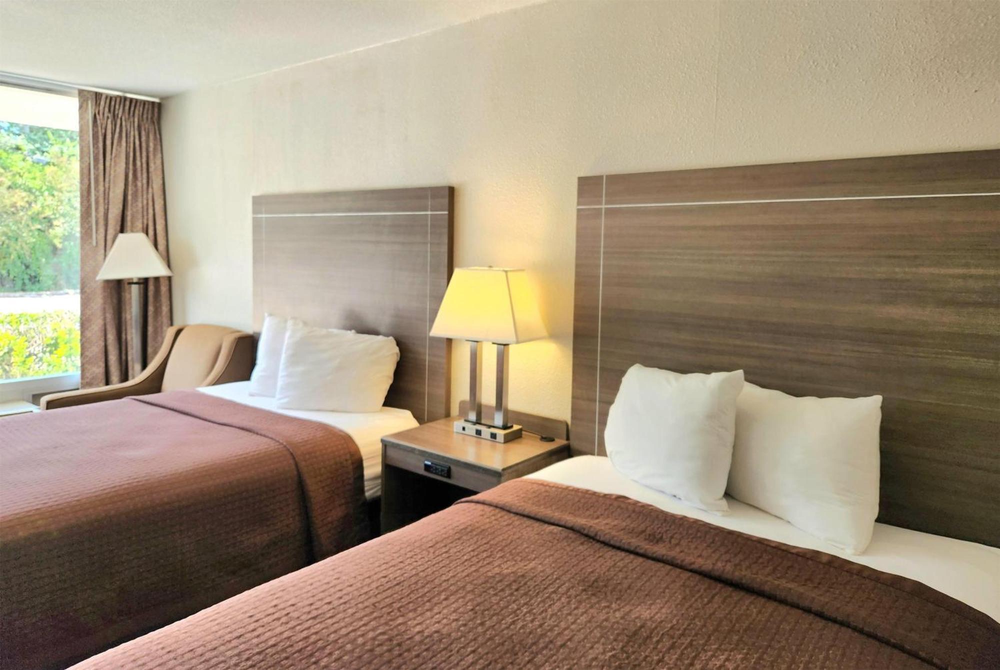 Deluxe Doublel Room Two Double Beds Non-Smoking