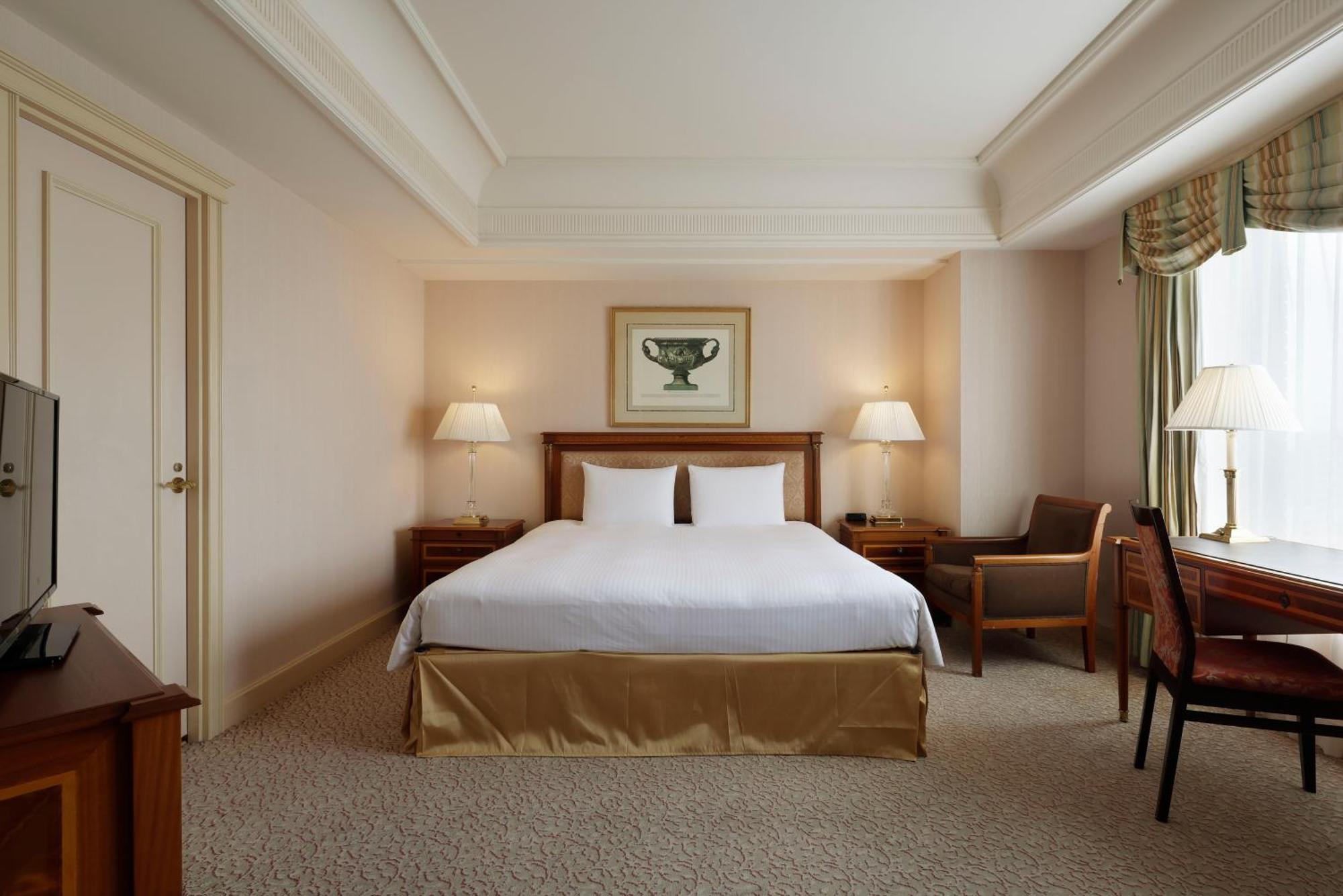 Luxury Double Room Late Check 1600 Early Check-out 1000 Non-Smoking
