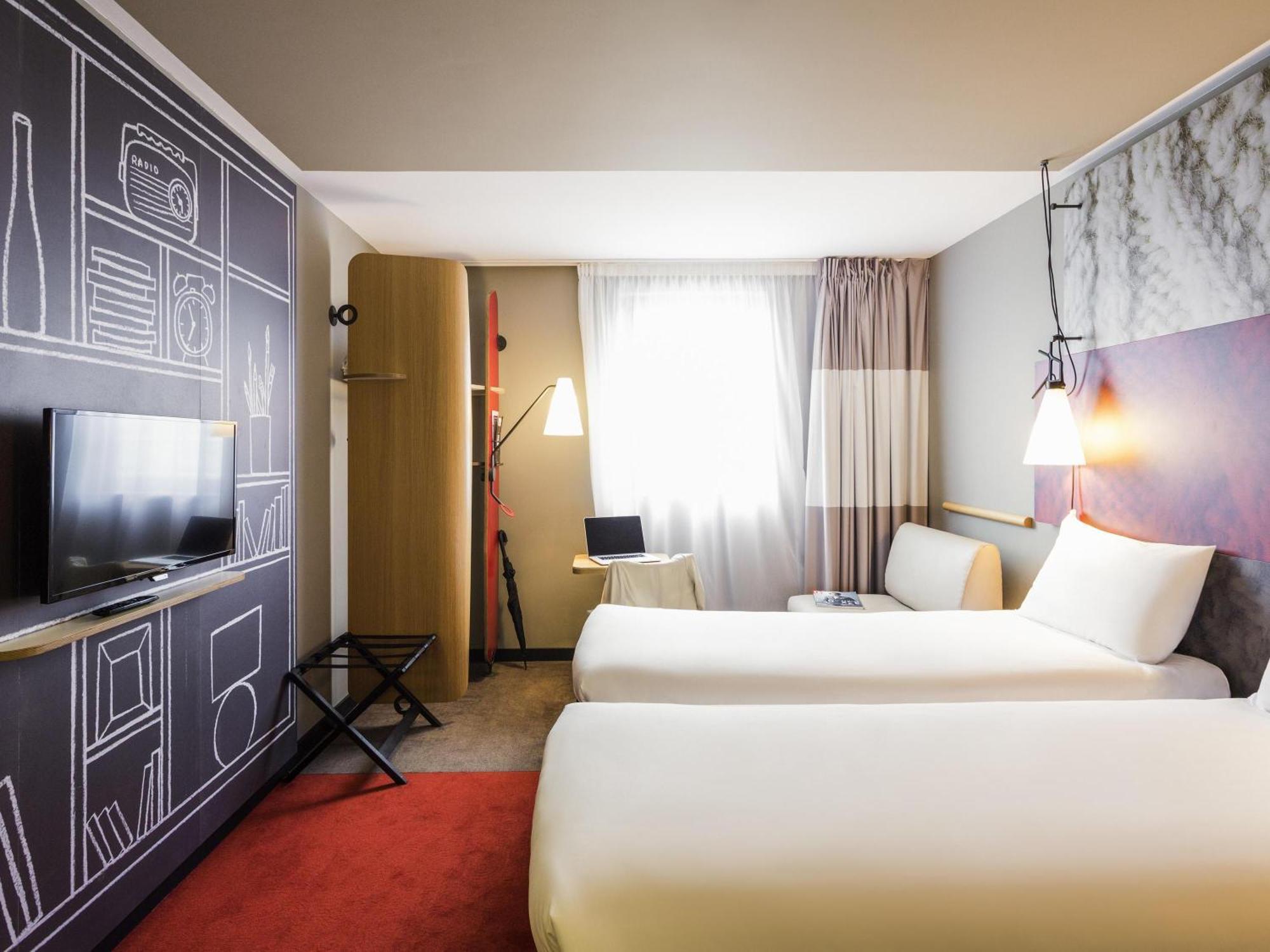 Standard Twin Room with Sofa,1704956765:JPEG