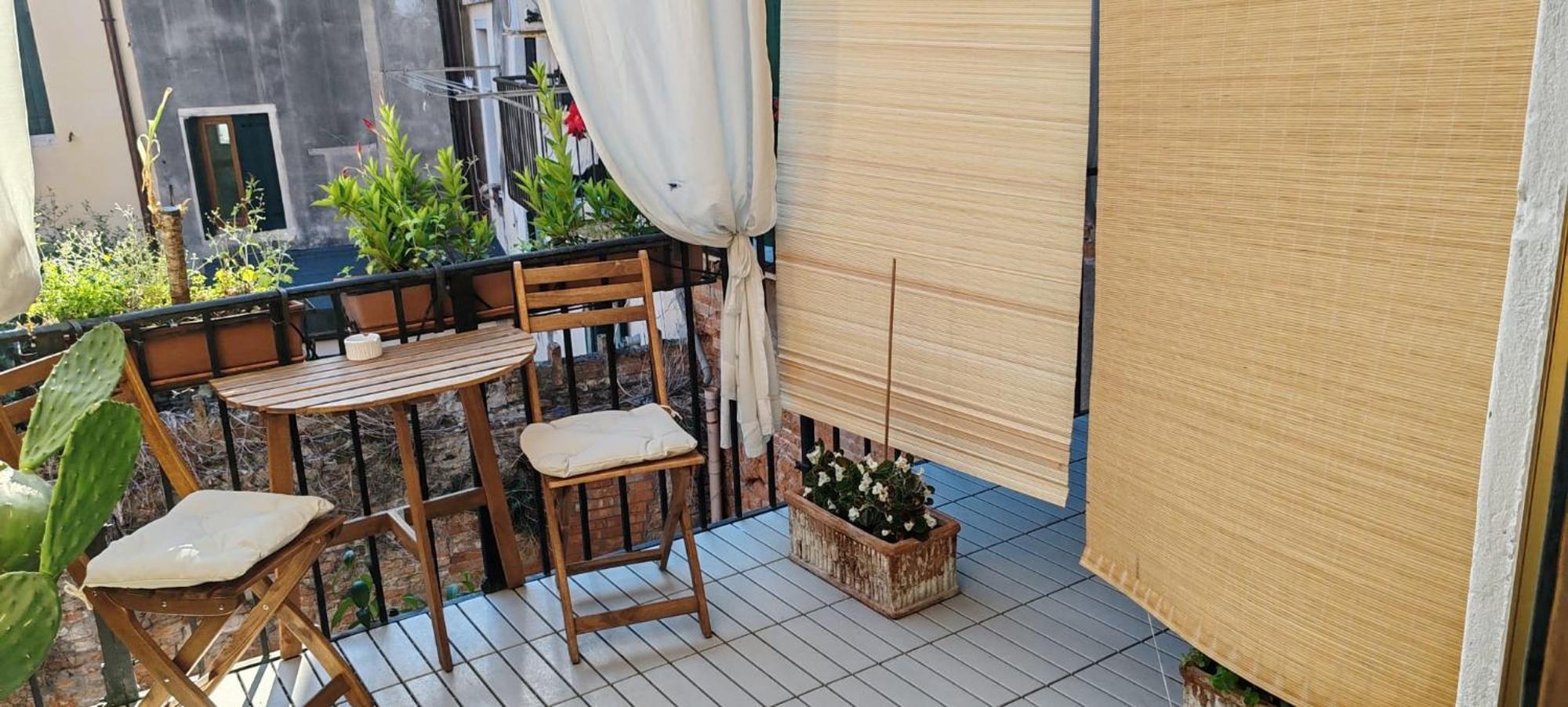 Studio Balcony