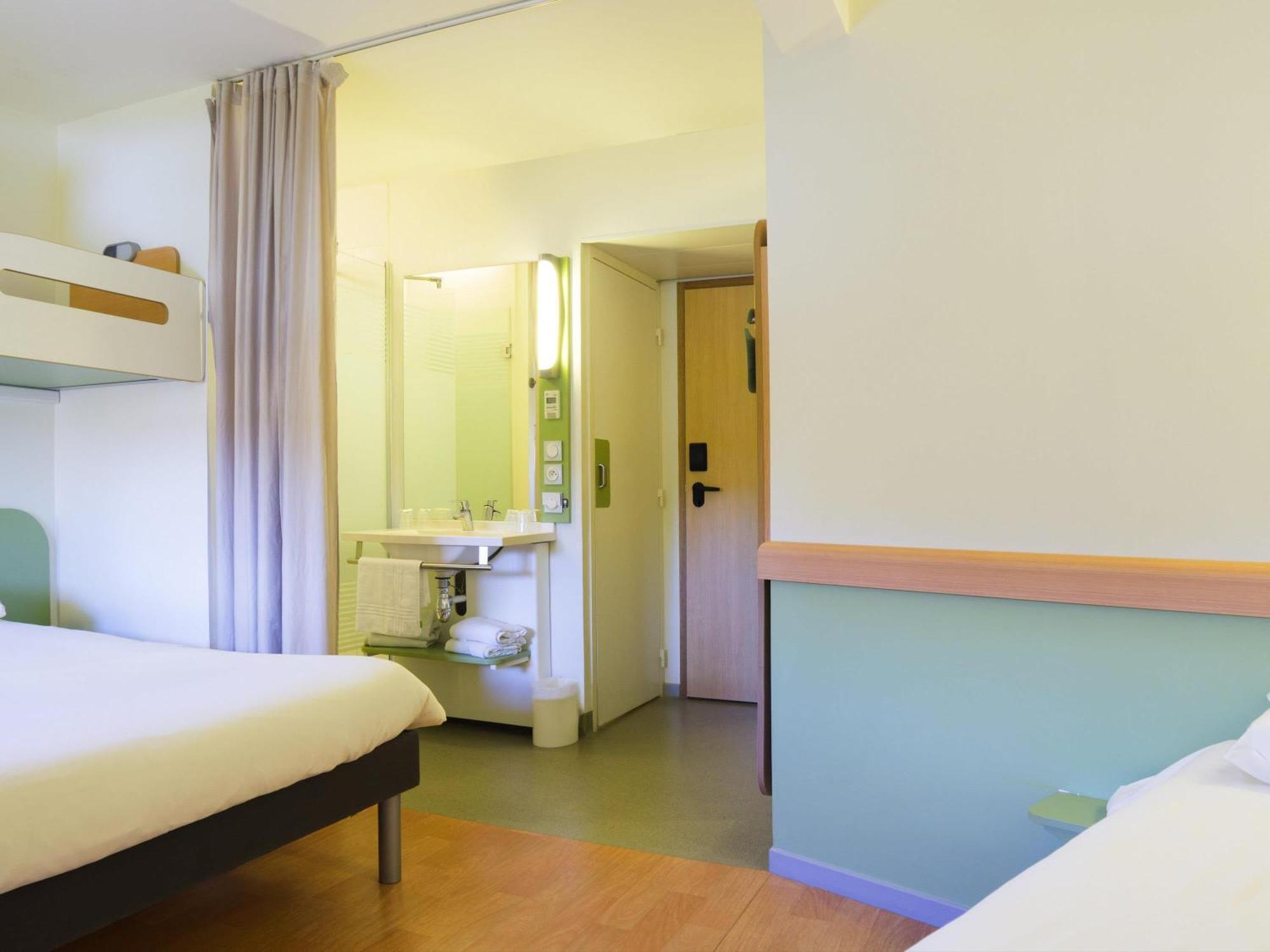 Standard Family Suite