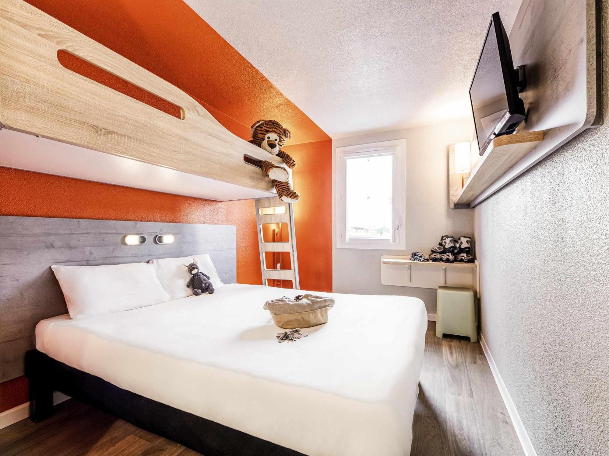 Triple Room One Double Bed One Bunk Bed