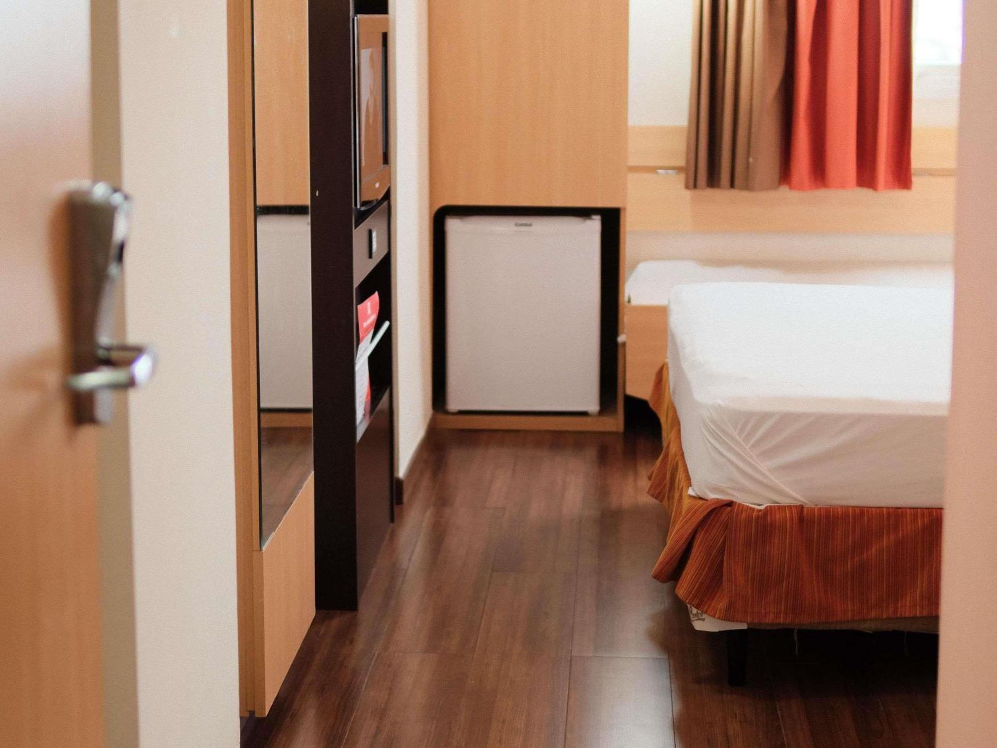 Standard Double Room Child Bed
