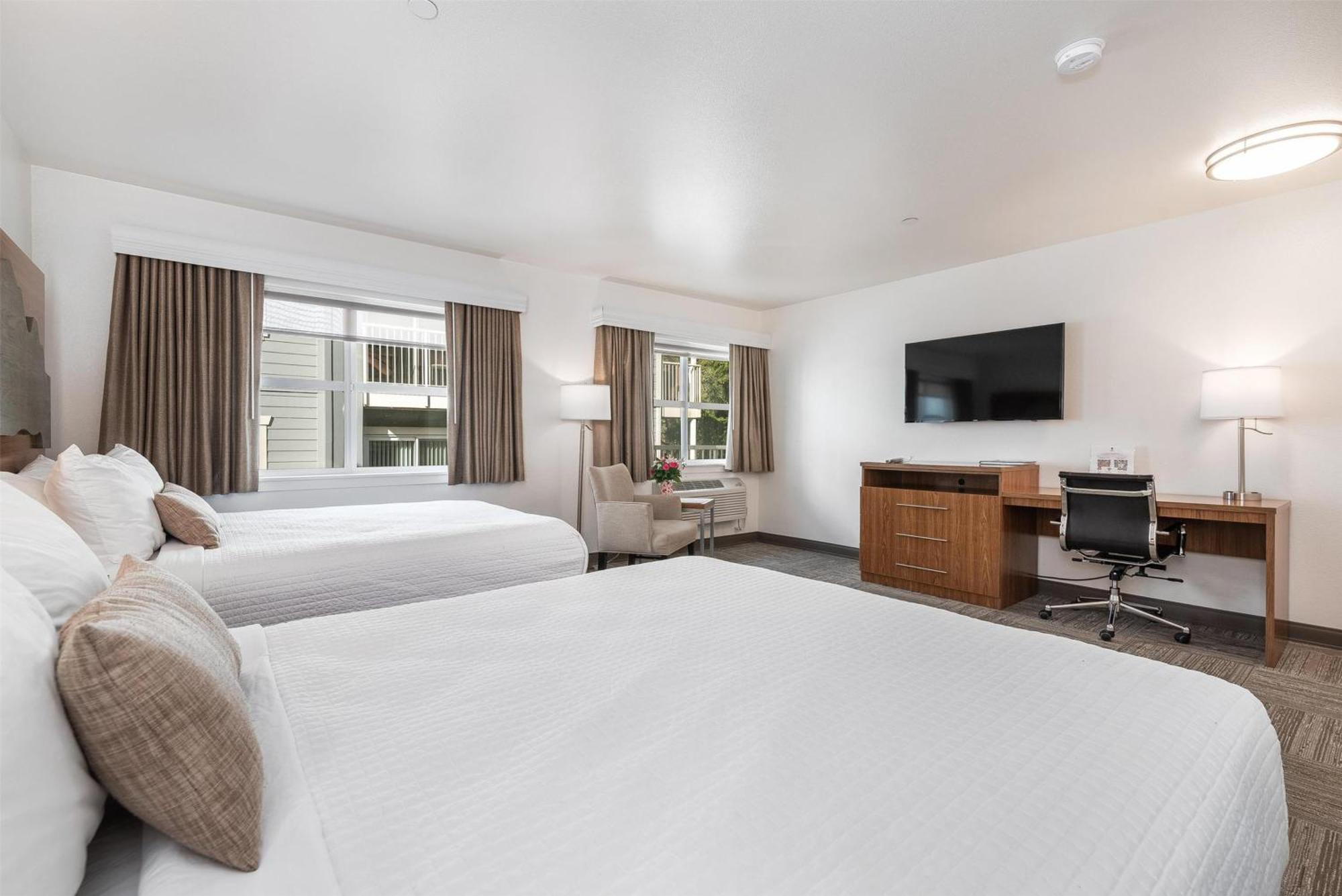 Queen Room with Two Queen Beds - Non-Smoking