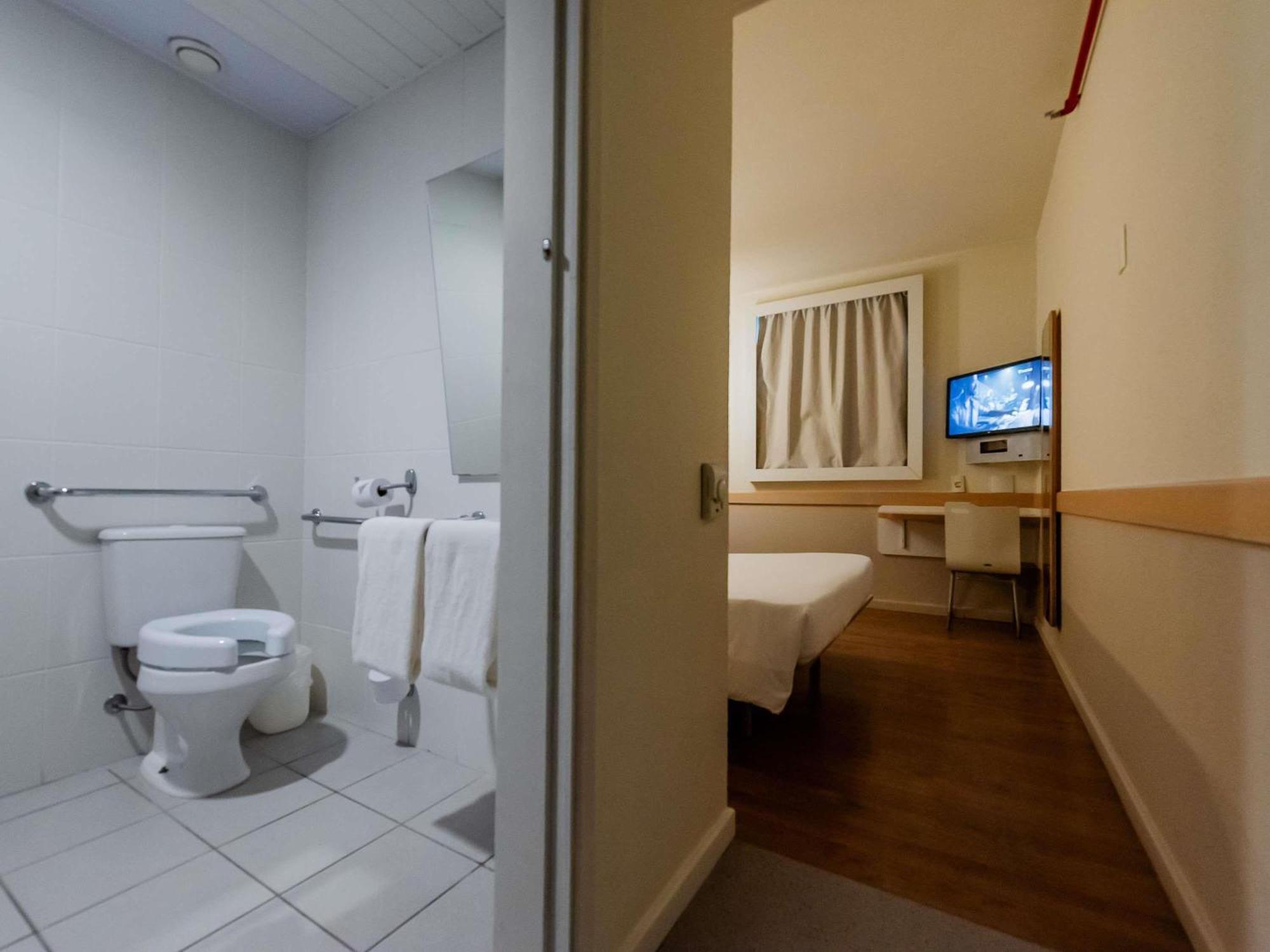 Standard Double Room Disability Access