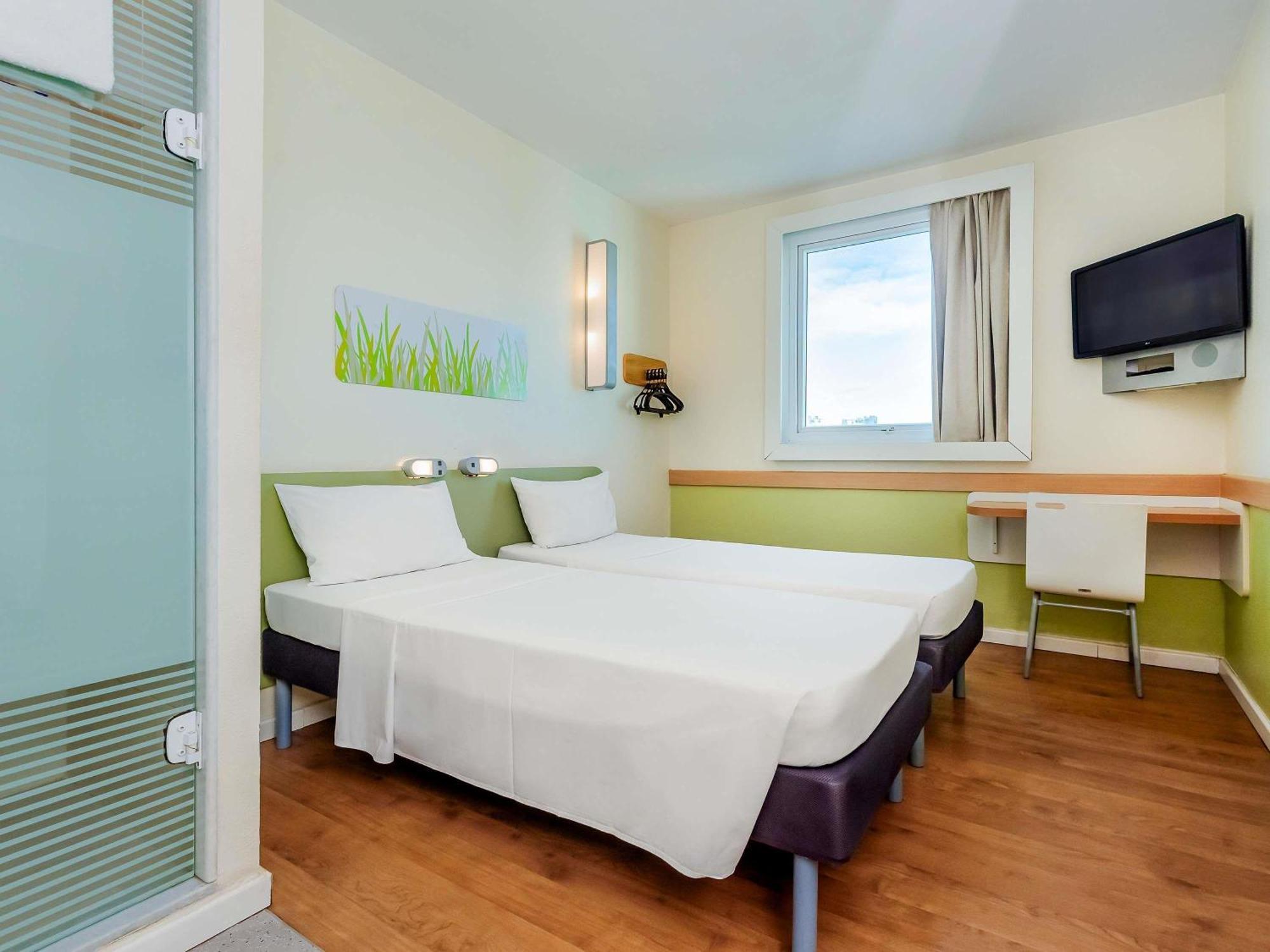 Functional rooms with 2 twin beds,1705027905:JPEG