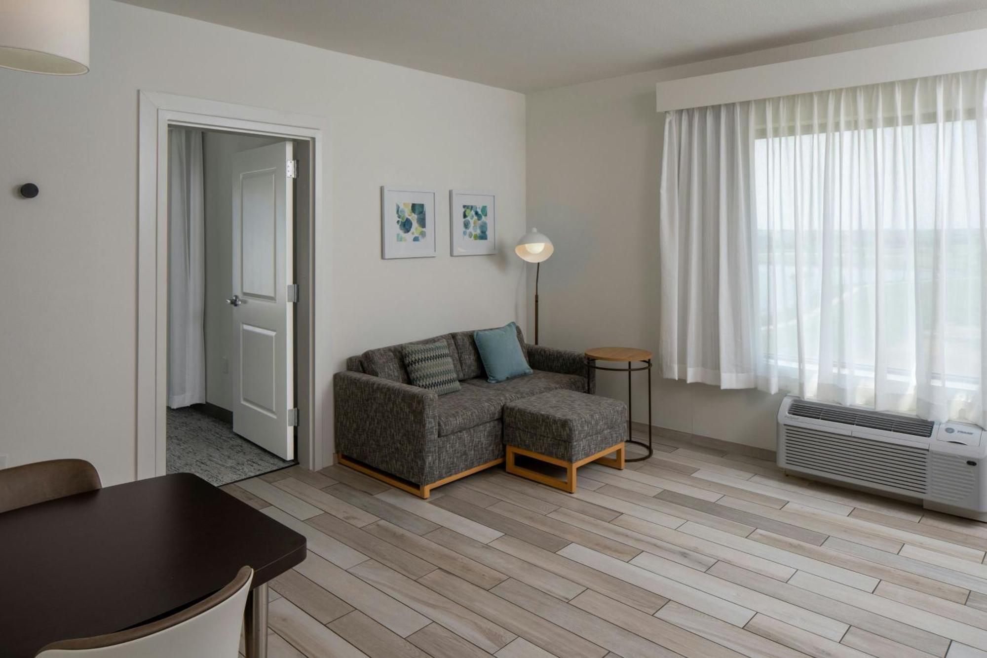 One-Bedroom Suite