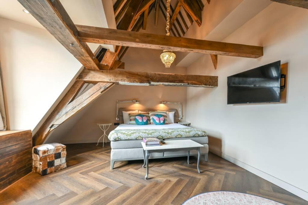 Classy Room,1743462884:JPEG