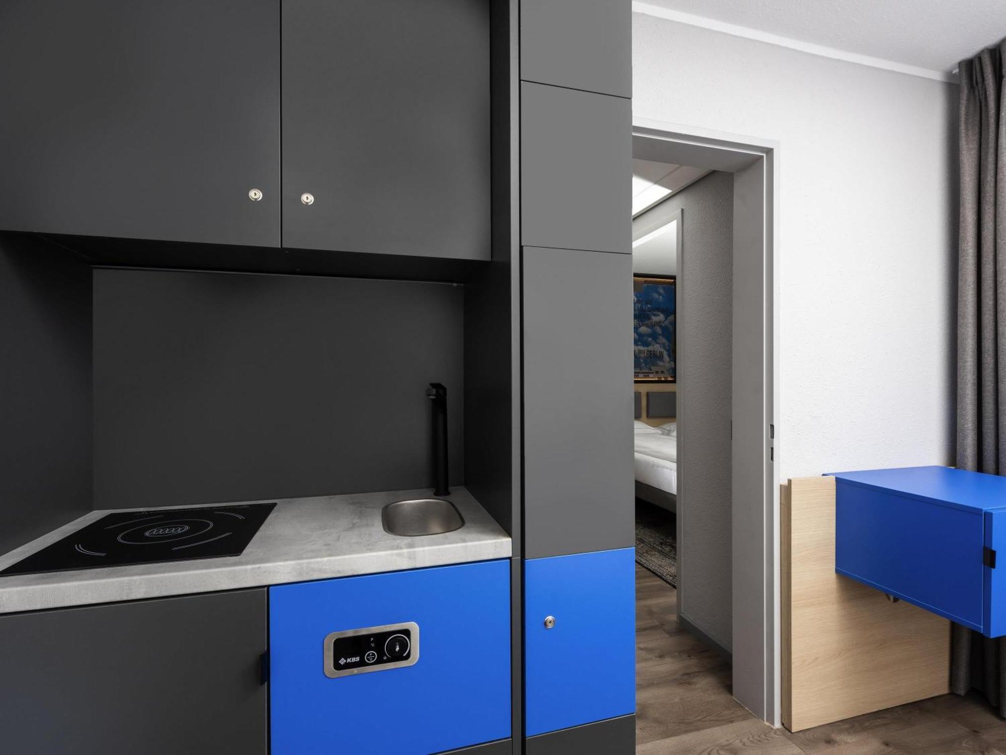 Family Suite Two Single Beds Sofa