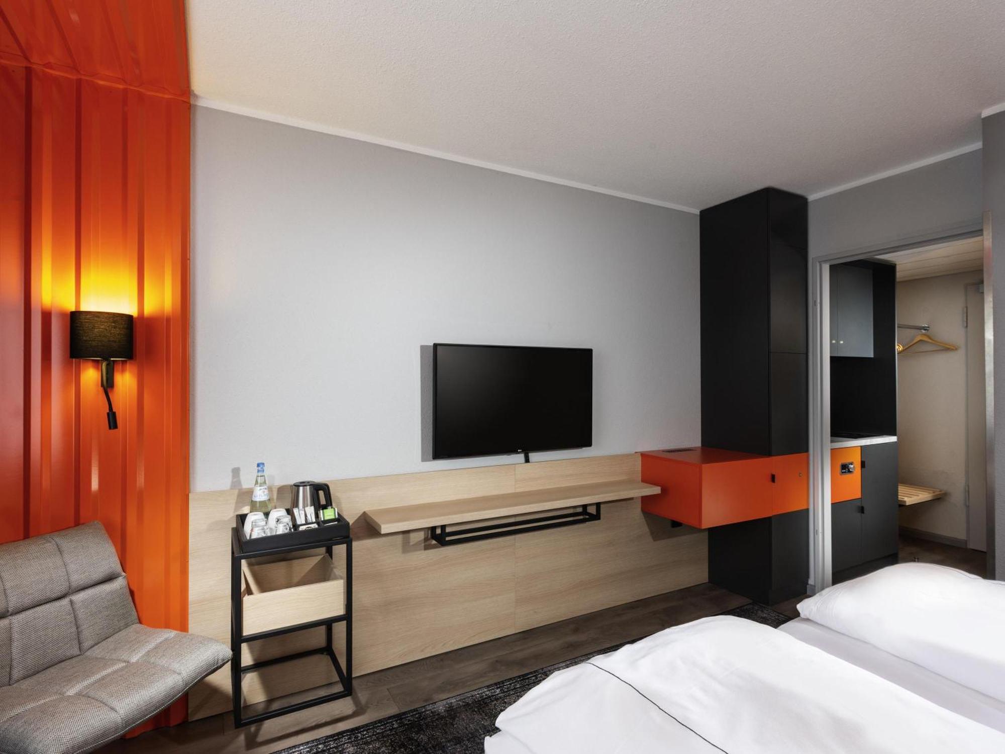 Superior Twin Room Kitchenette
