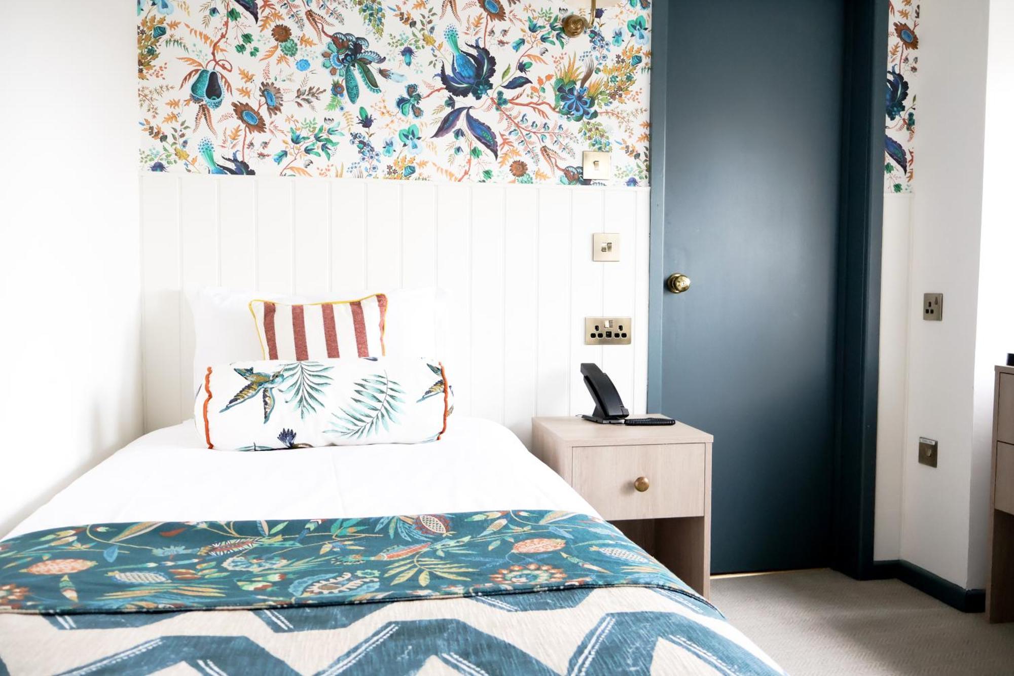 Standard Single Room,1705568537:JPEG