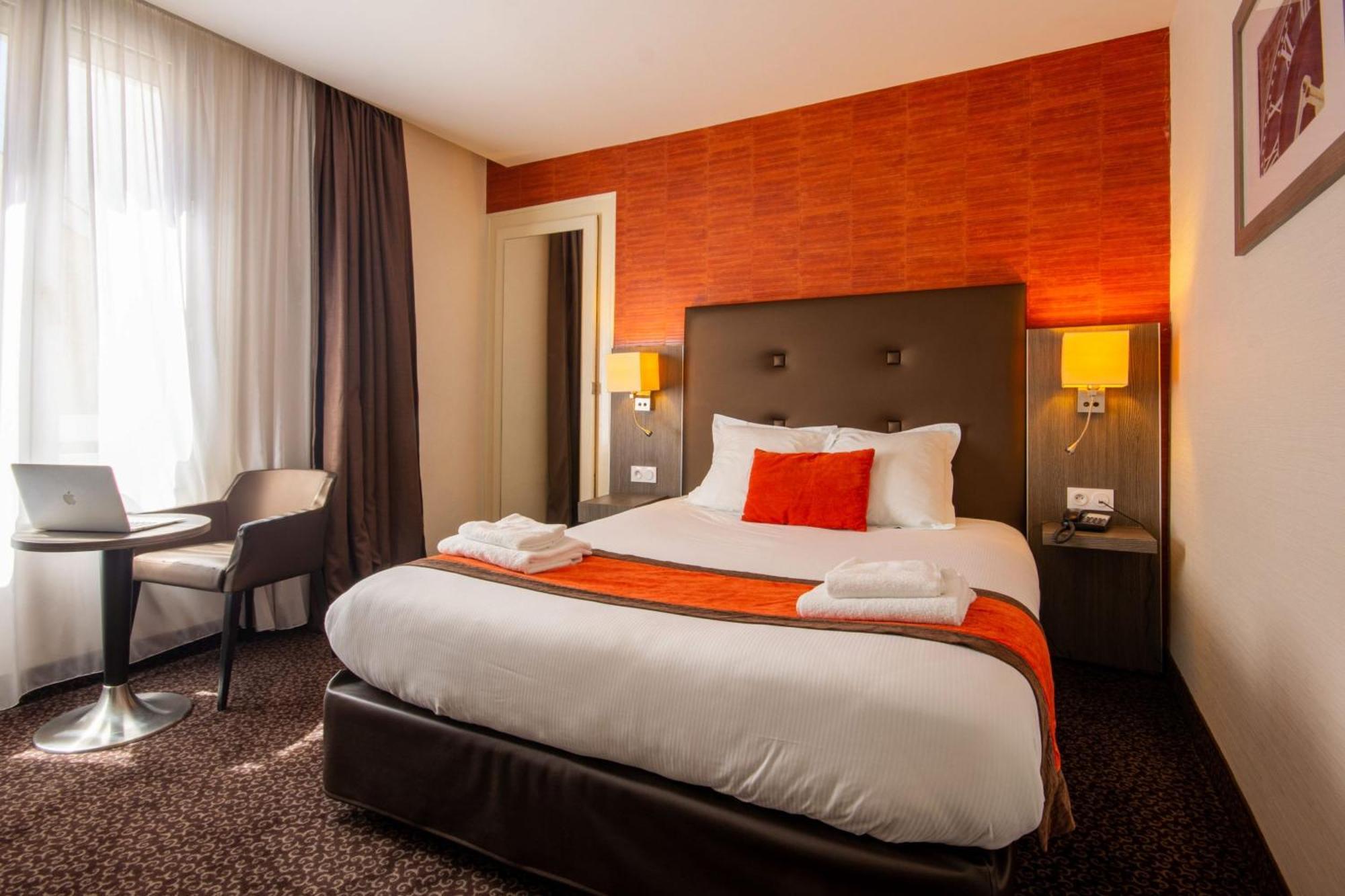 Chambre double supérieure climatisée