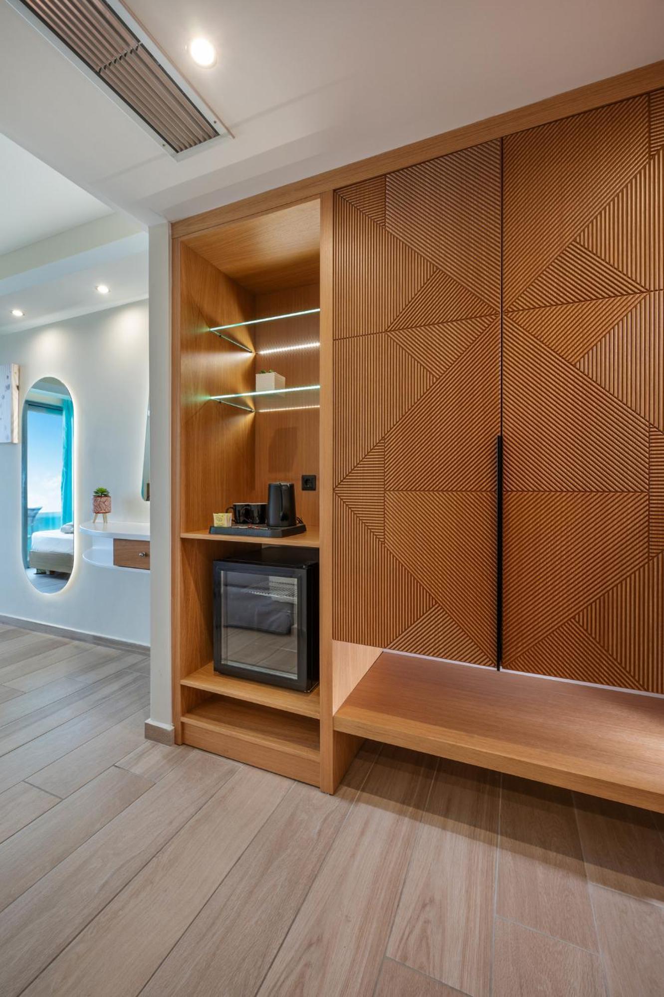 Superior Room Land View